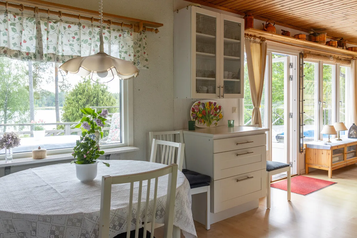 1960s Swedish Retreat with Pool and Terrace in Norrtälje - View image 15 of 31
