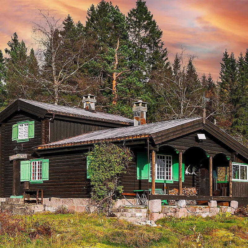 1920s Oslo Cabin Overlooking Blankvann with Expansive Grounds