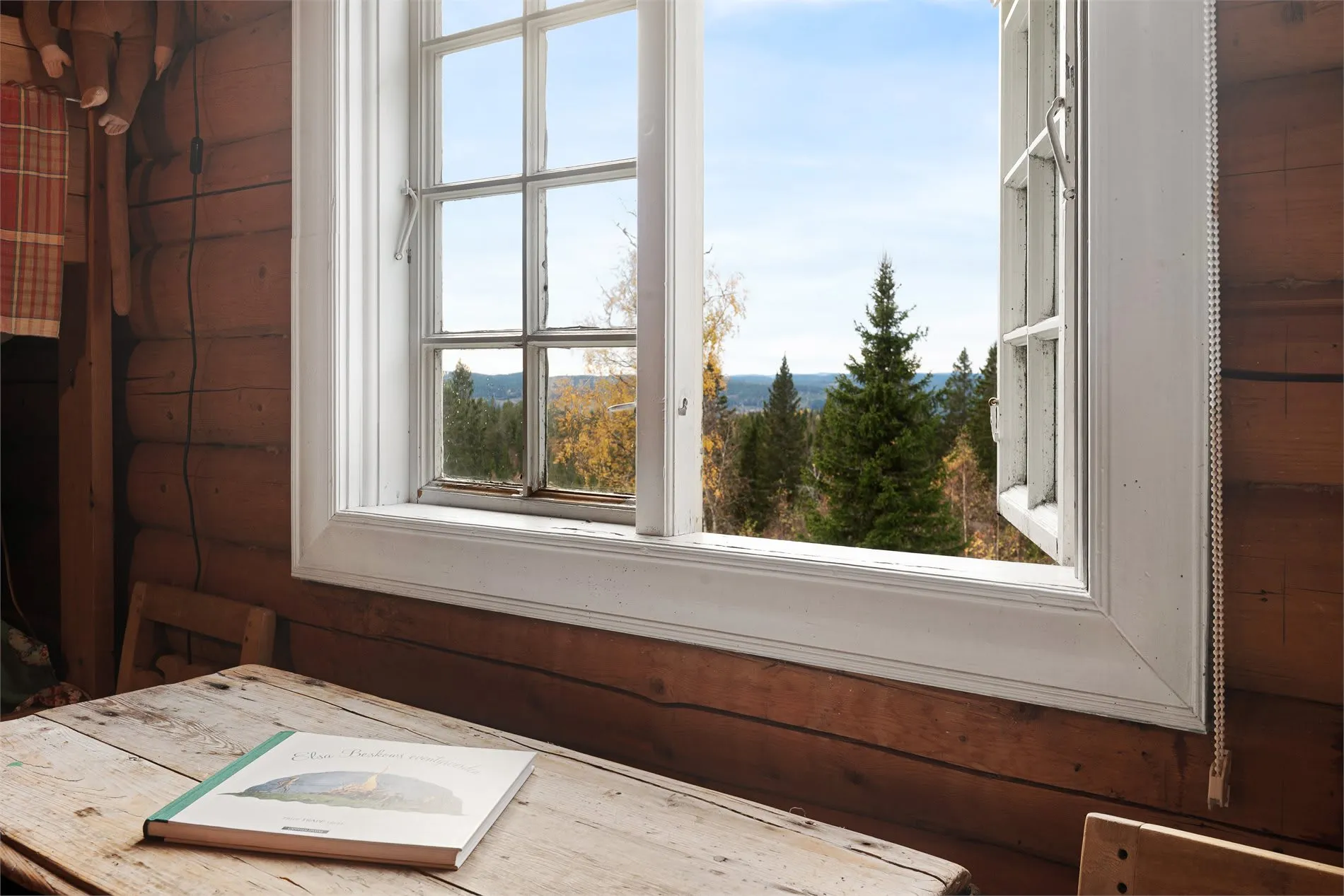 1920s Oslo Cabin Overlooking Blankvann with Expansive Grounds - View image 24 of 50