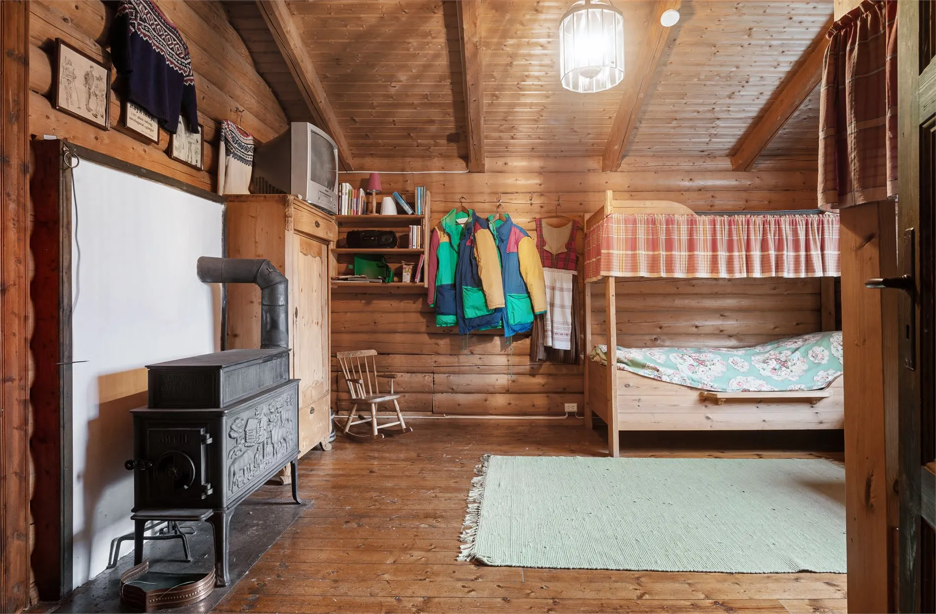 1920s Oslo Cabin Overlooking Blankvann with Expansive Grounds - View image 25 of 50