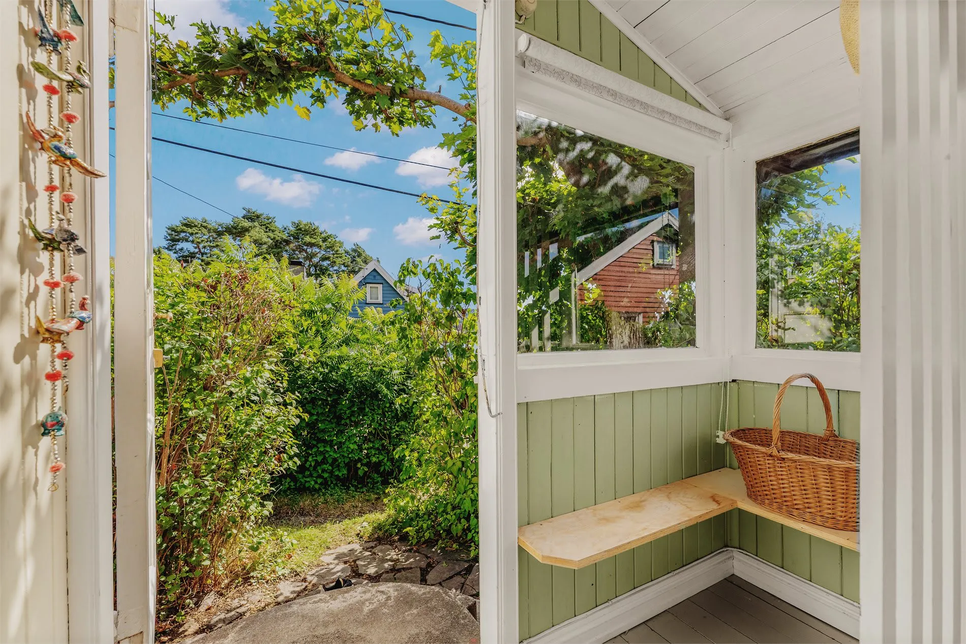 Rustic 1930s Cabin on Bleikøya with Expansive Gardens and Boat Mooring - View image 18 of 47
