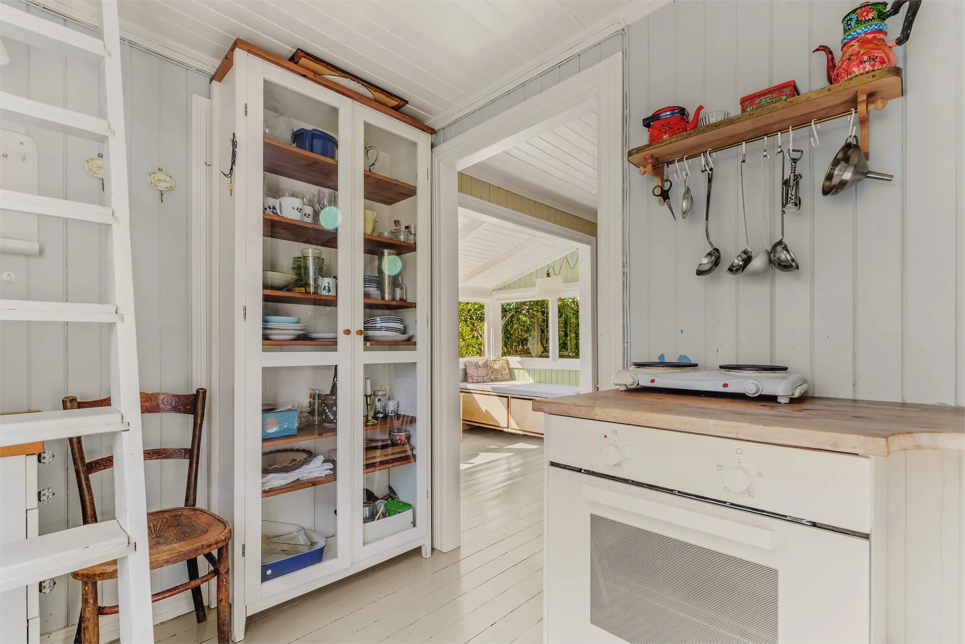 Rustic 1930s Cabin on Bleikøya with Expansive Gardens and Boat Mooring - View image 27 of 47