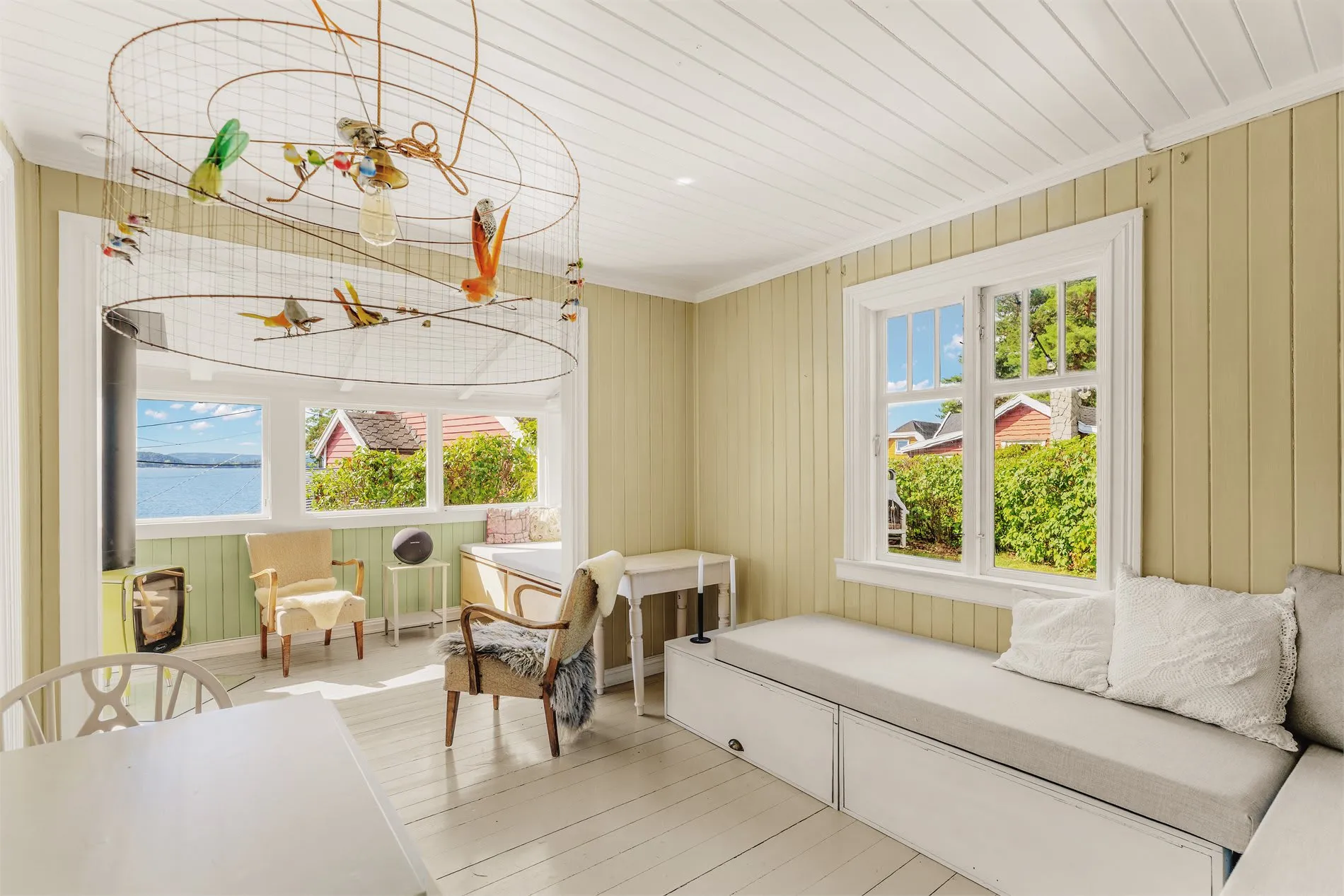 Rustic 1930s Cabin on Bleikøya with Expansive Gardens and Boat Mooring - View image 28 of 47