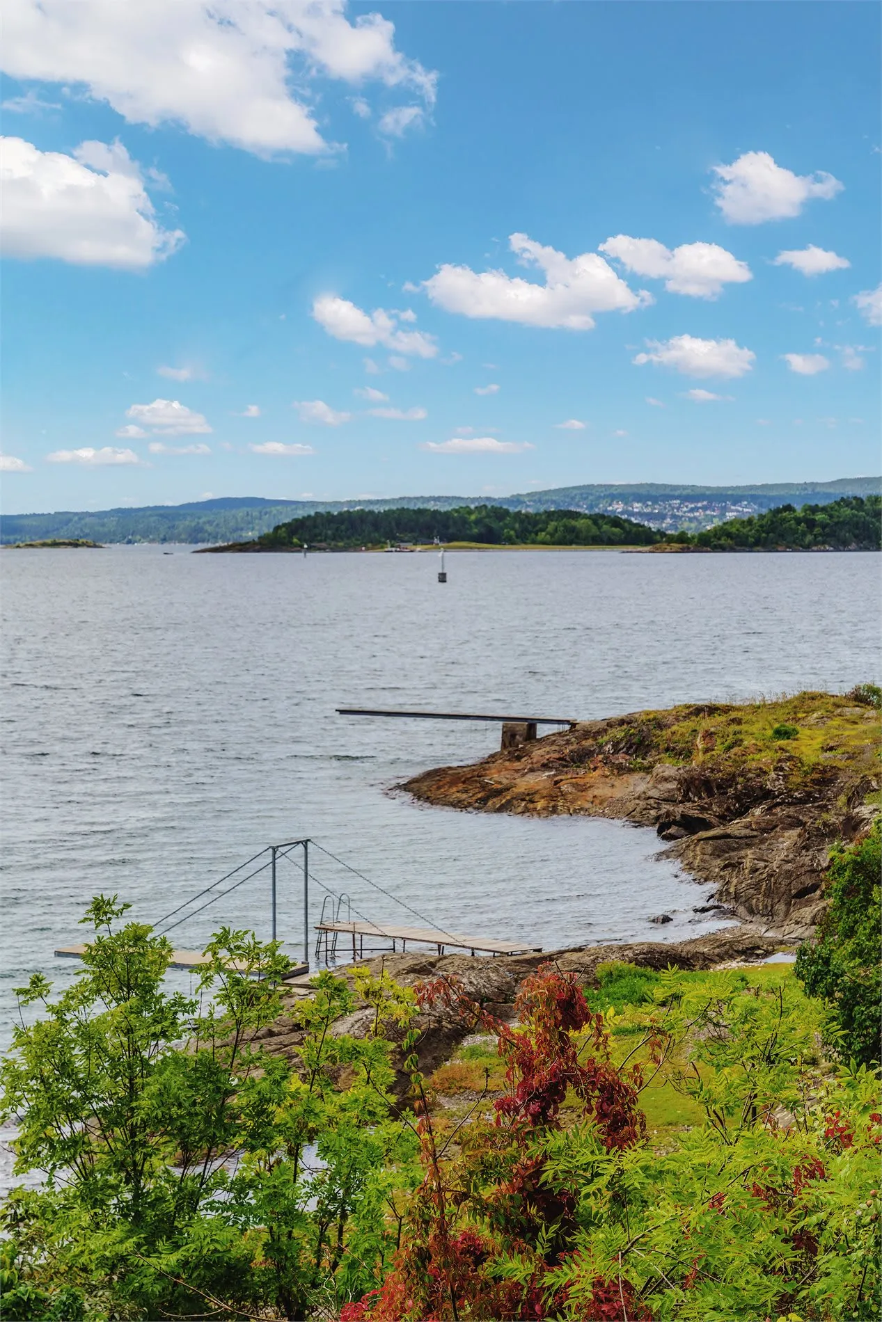Rustic 1930s Cabin on Bleikøya with Expansive Gardens and Boat Mooring - View image 33 of 47