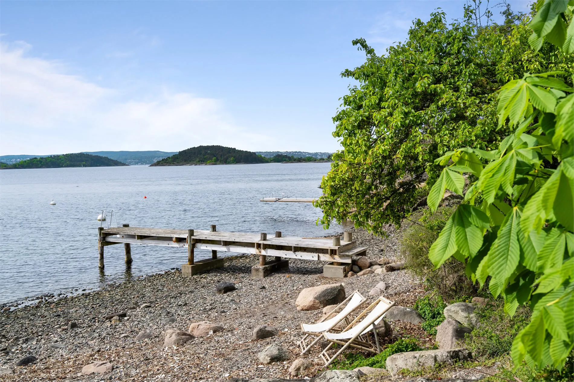 Rustic 1930s Cabin on Bleikøya with Expansive Gardens and Boat Mooring - View image 34 of 47