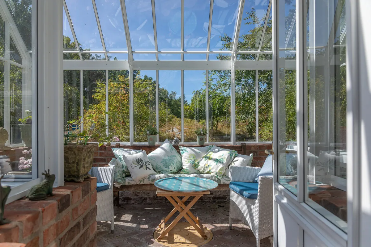 1909 Swedish Coastal House with Expansive Garden and 5 Bedrooms - Image 5