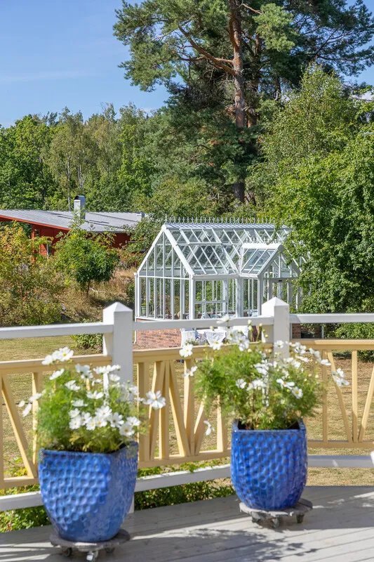 1909 Swedish Coastal House with Expansive Garden and 5 Bedrooms - View image 7 of 44