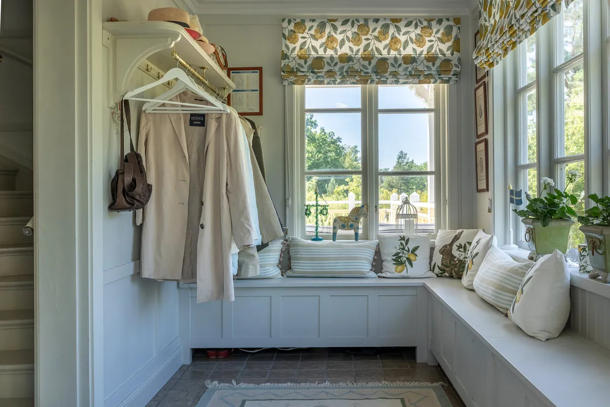1909 Swedish Coastal House with Expansive Garden and 5 Bedrooms - View image 14 of 44
