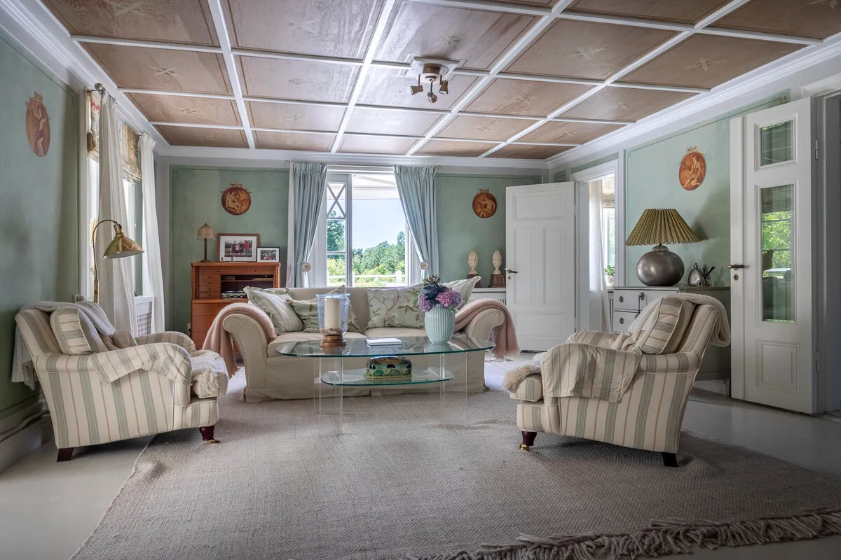 1909 Swedish Coastal House with Expansive Garden and 5 Bedrooms - View image 19 of 44