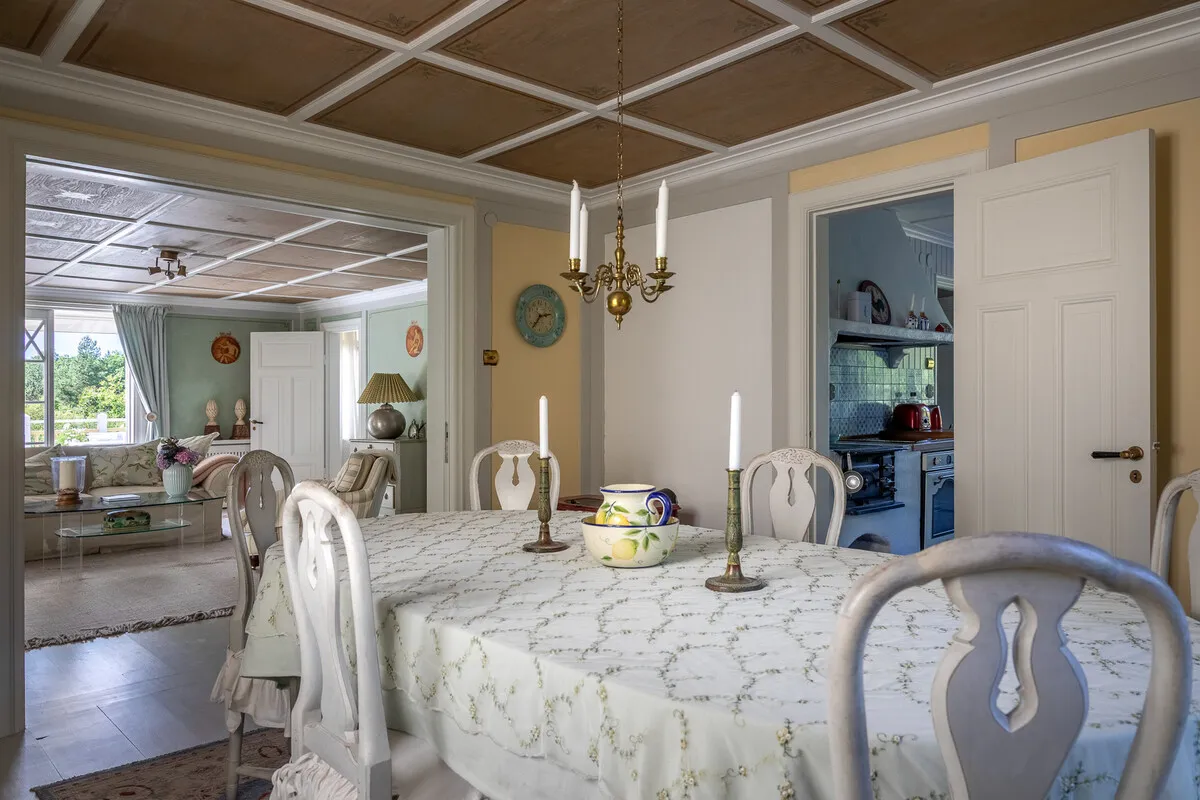 1909 Swedish Coastal House with Expansive Garden and 5 Bedrooms - View image 20 of 44
