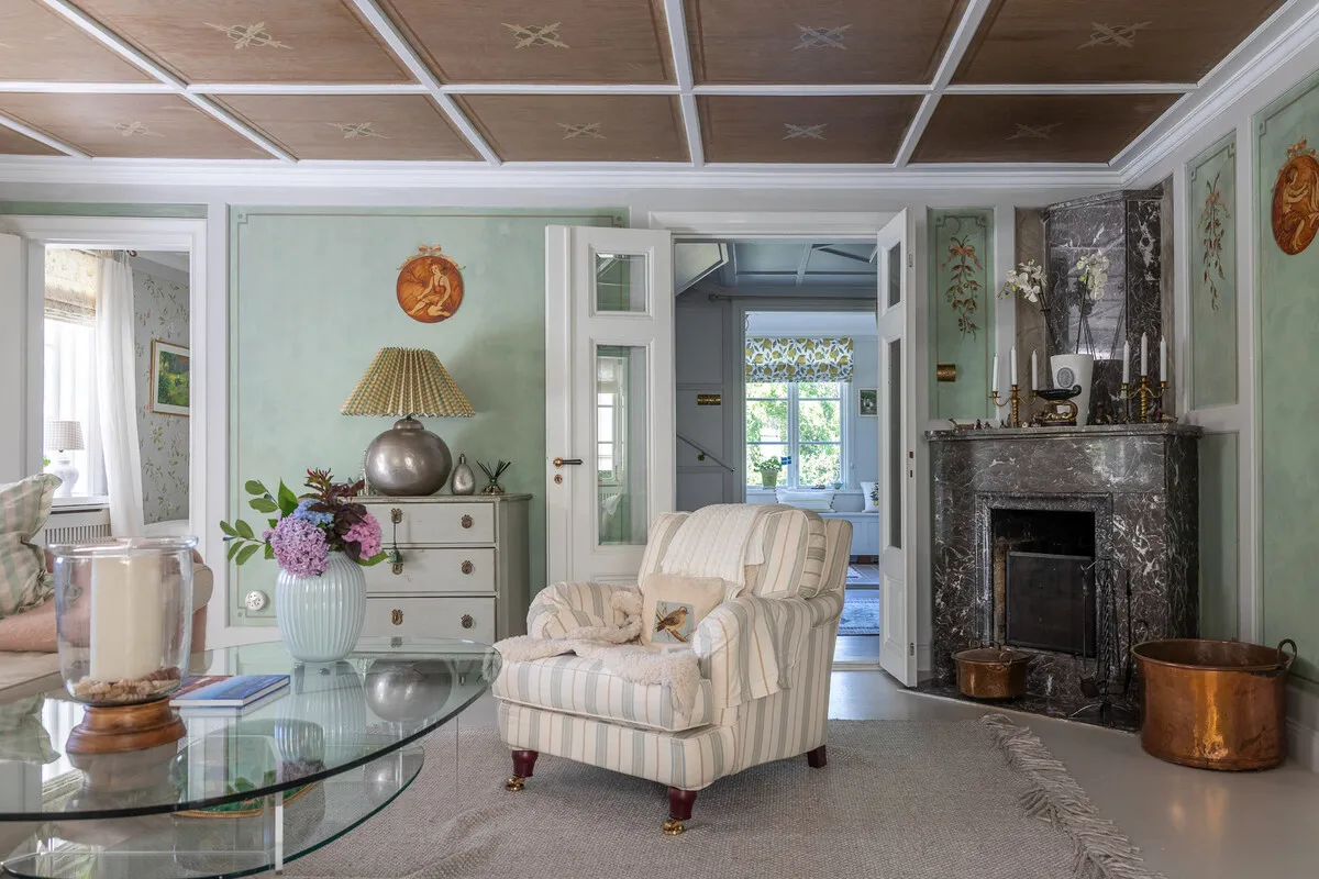 1909 Swedish Coastal House with Expansive Garden and 5 Bedrooms - View image 22 of 44