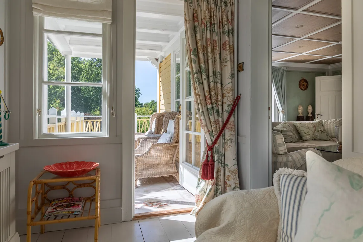 1909 Swedish Coastal House with Expansive Garden and 5 Bedrooms - View image 27 of 44
