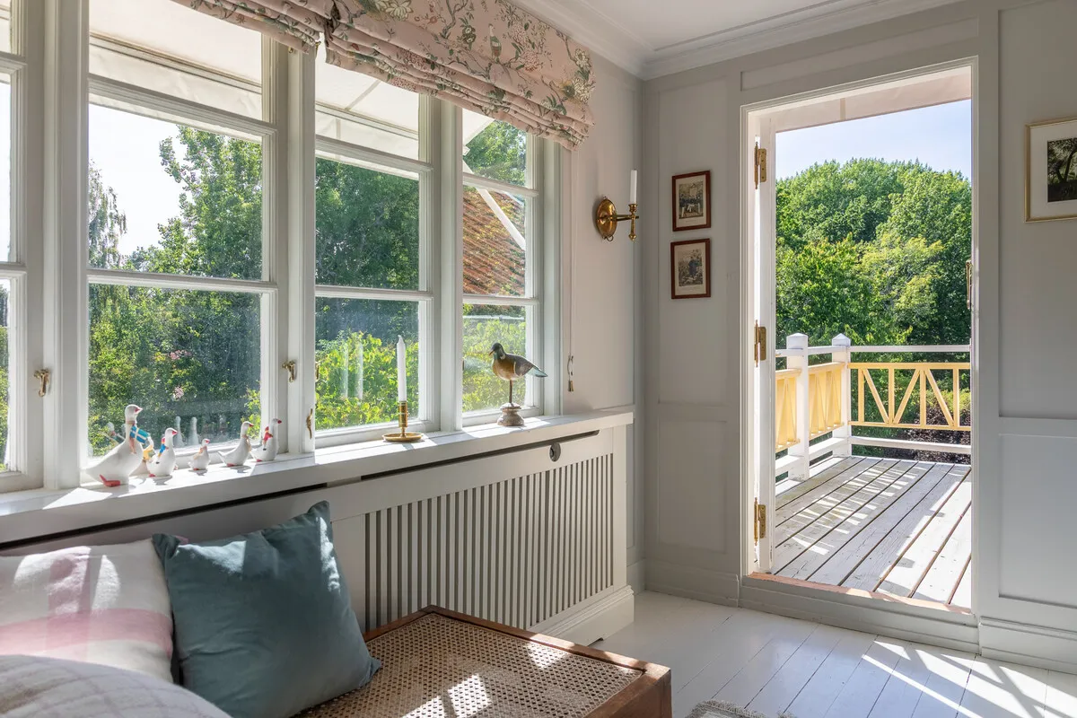 1909 Swedish Coastal House with Expansive Garden and 5 Bedrooms - View image 39 of 44