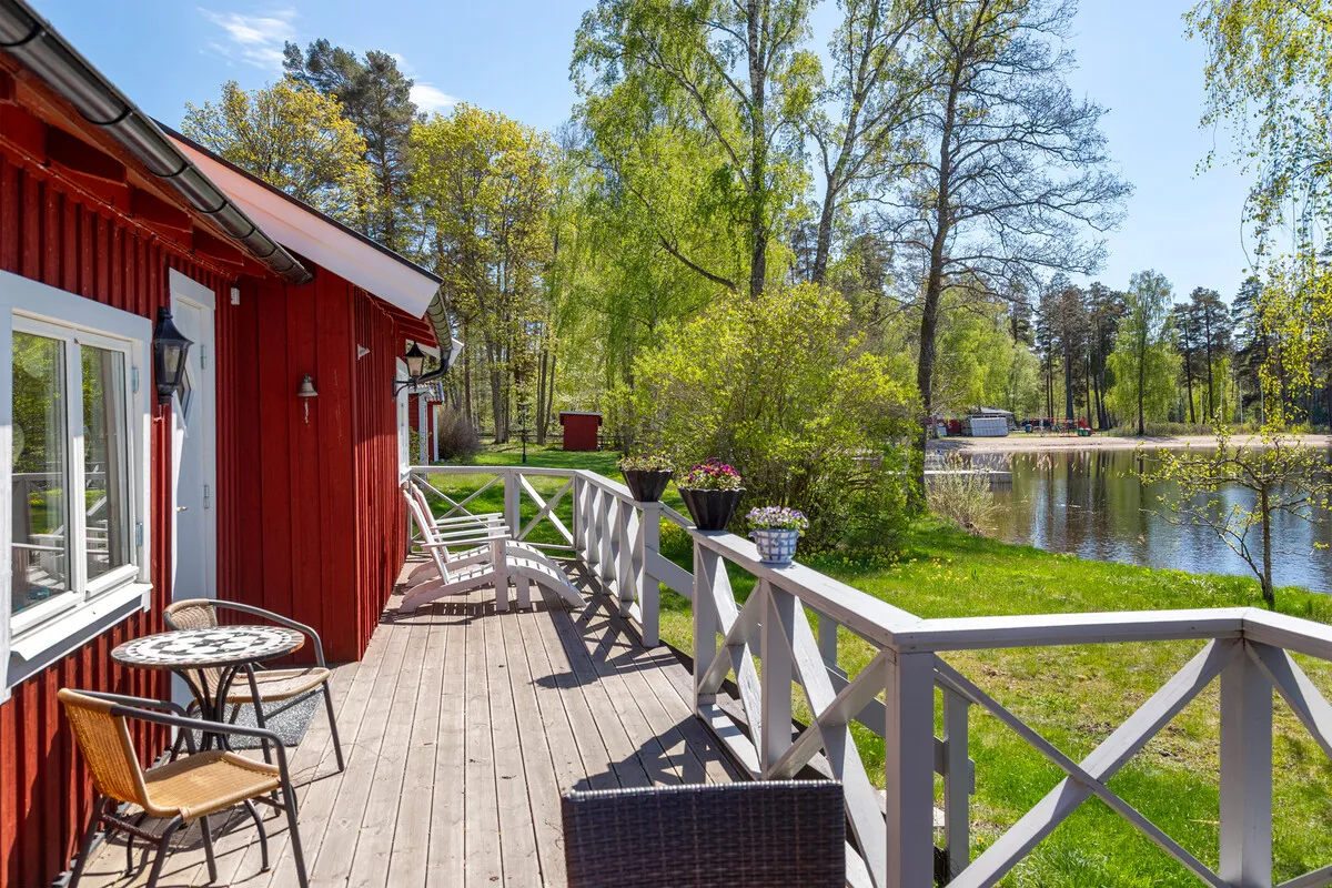1907 Swedish Country House with Expansive Gardens and Lakeside Views - View image 51 of 67