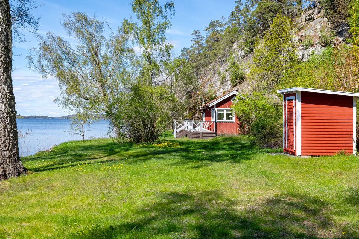 1907 Swedish Country House with Expansive Gardens and Lakeside Views - View image 54 of 67