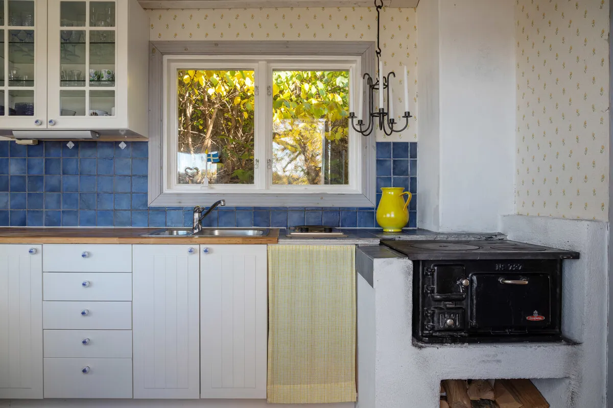 1907 Swedish Country House with Expansive Gardens and Lakeside Views - View image 56 of 67