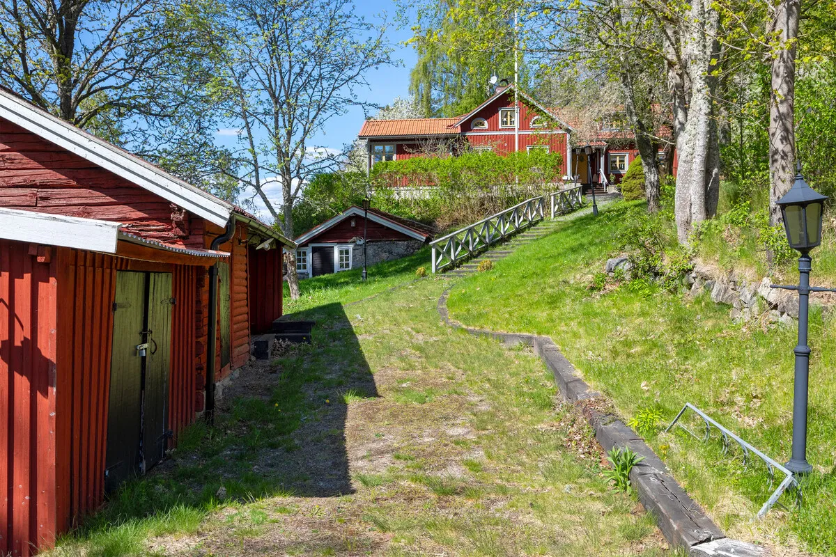 1907 Swedish Country House with Expansive Gardens and Lakeside Views - View image 60 of 67