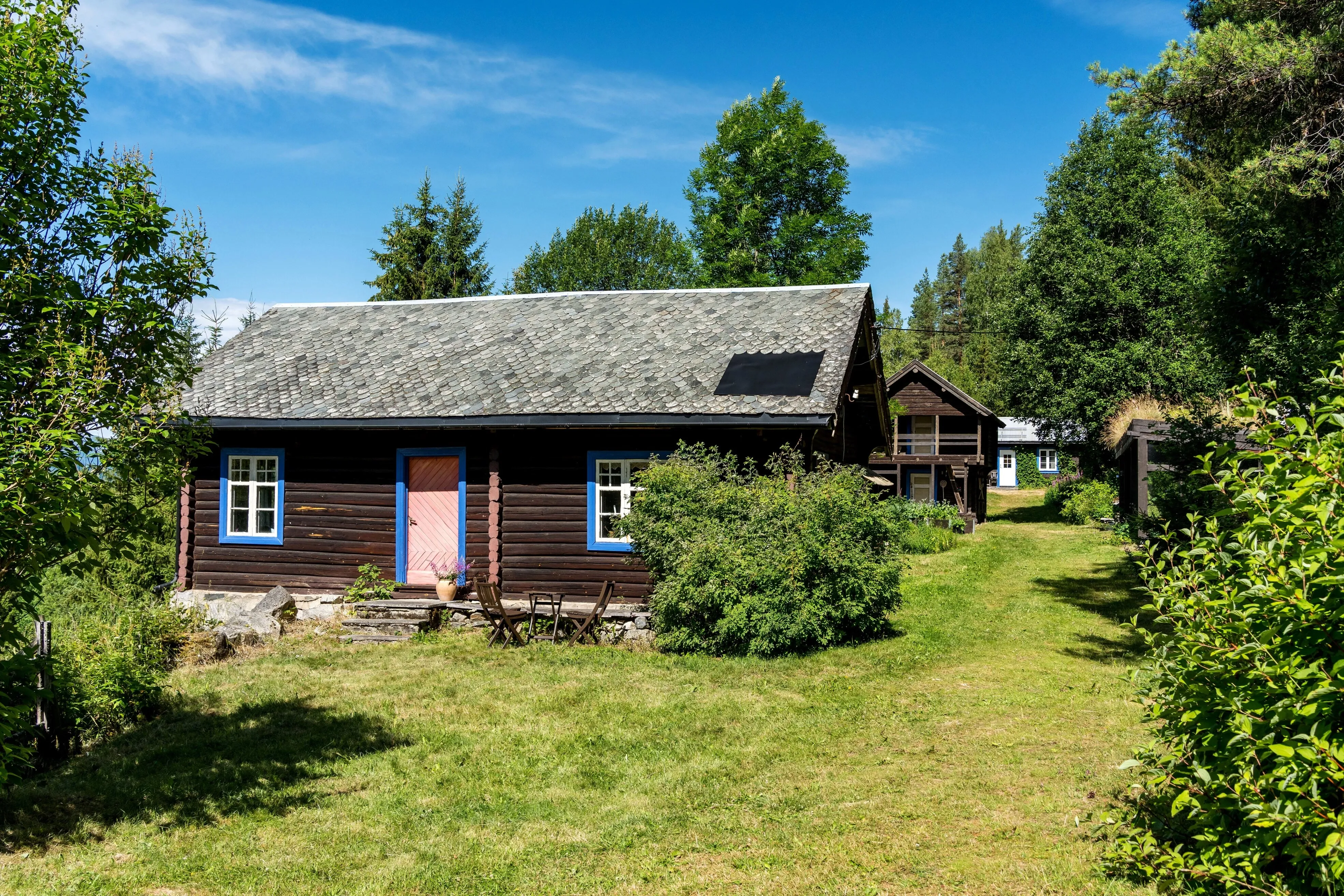 1927 Farmhouse with Expansive Grounds and Workshop in Gol, Norway - Image 4