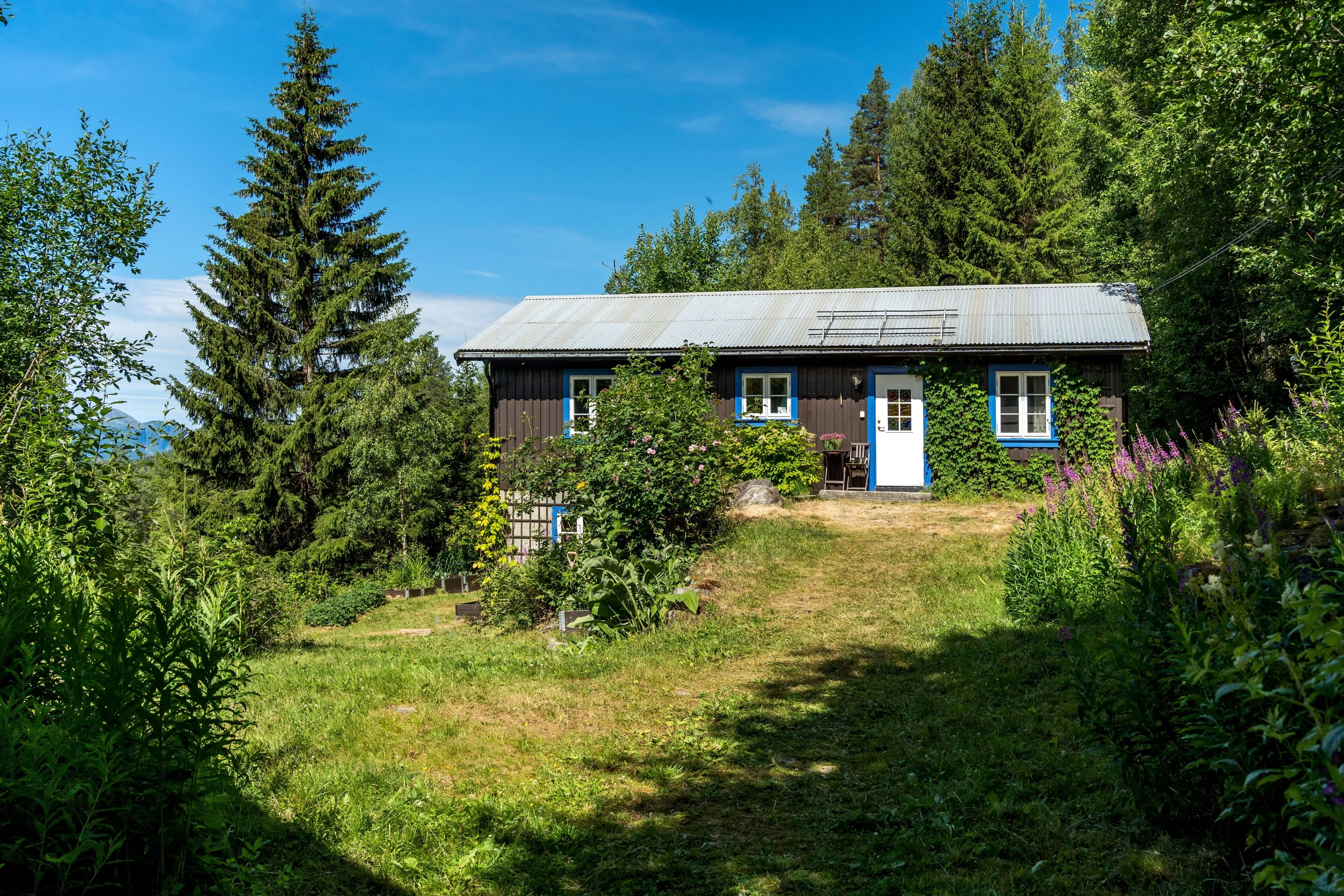 1927 Farmhouse with Expansive Grounds and Workshop in Gol, Norway - View image 17 of 40