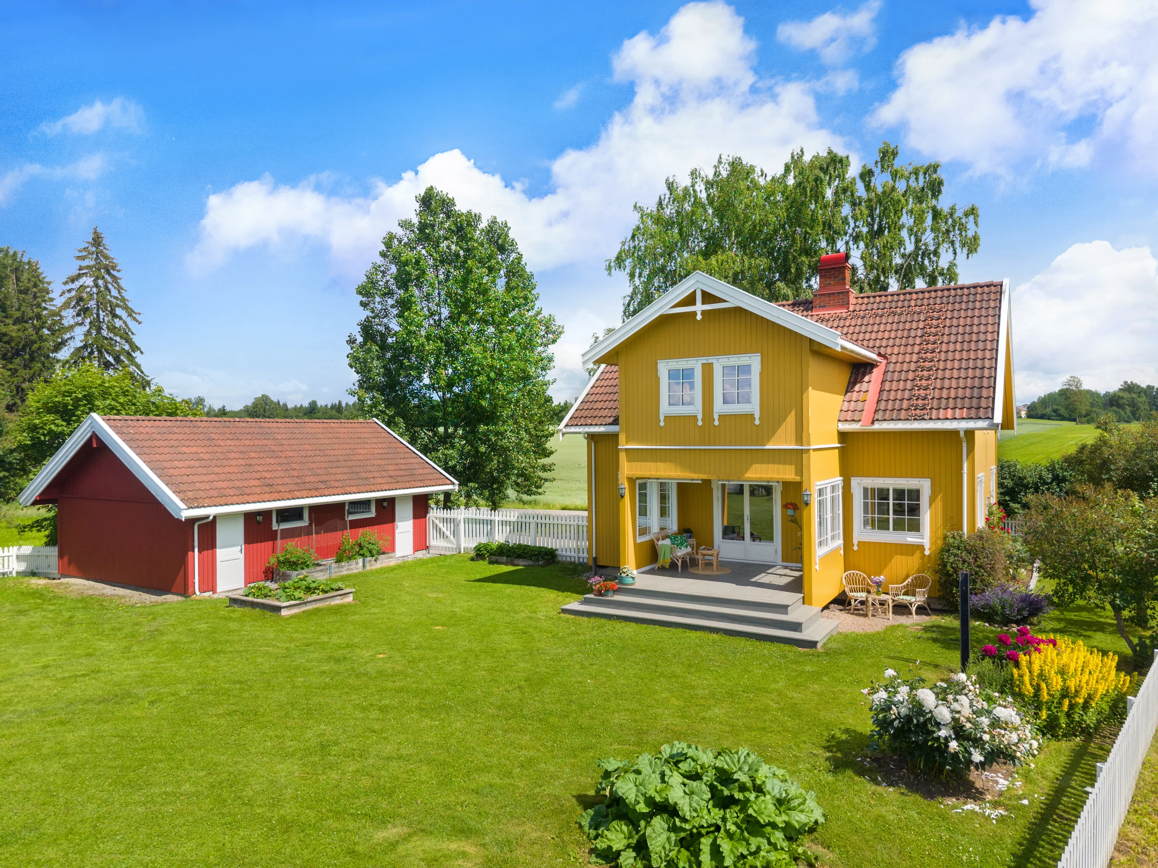 1940s Family Home with Lake Views in Stange Vestbygd, Norway - Image 1