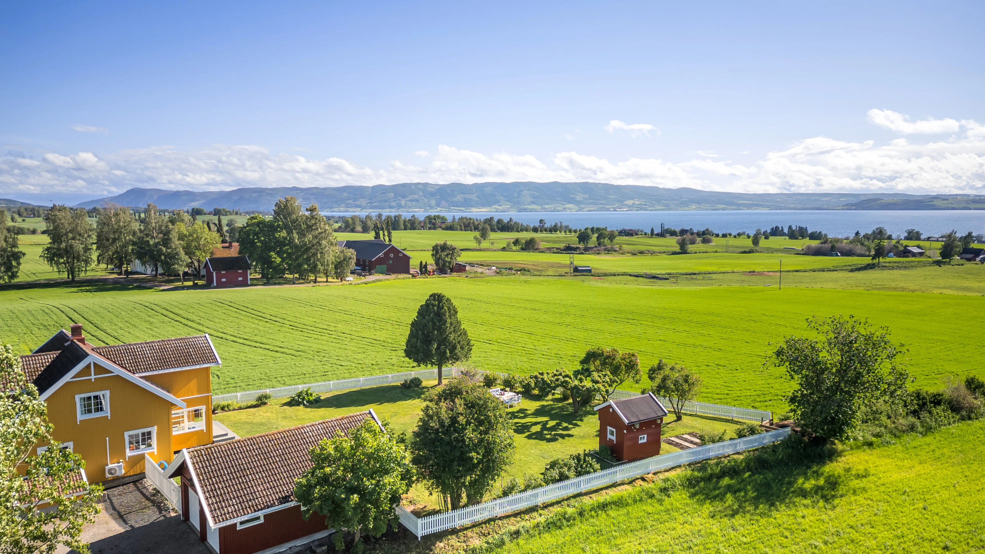 1940s Family Home with Lake Views in Stange Vestbygd, Norway - Image 2