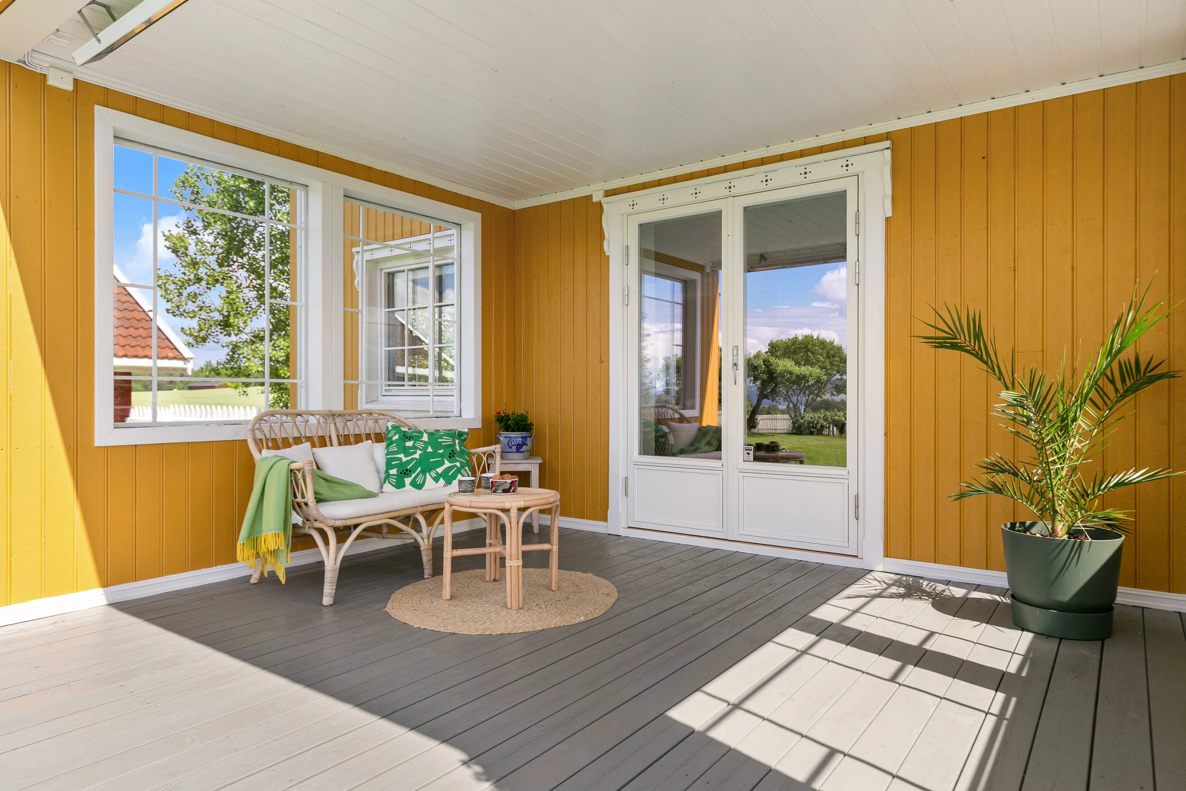 1940s Family Home with Lake Views in Stange Vestbygd, Norway - Image 5