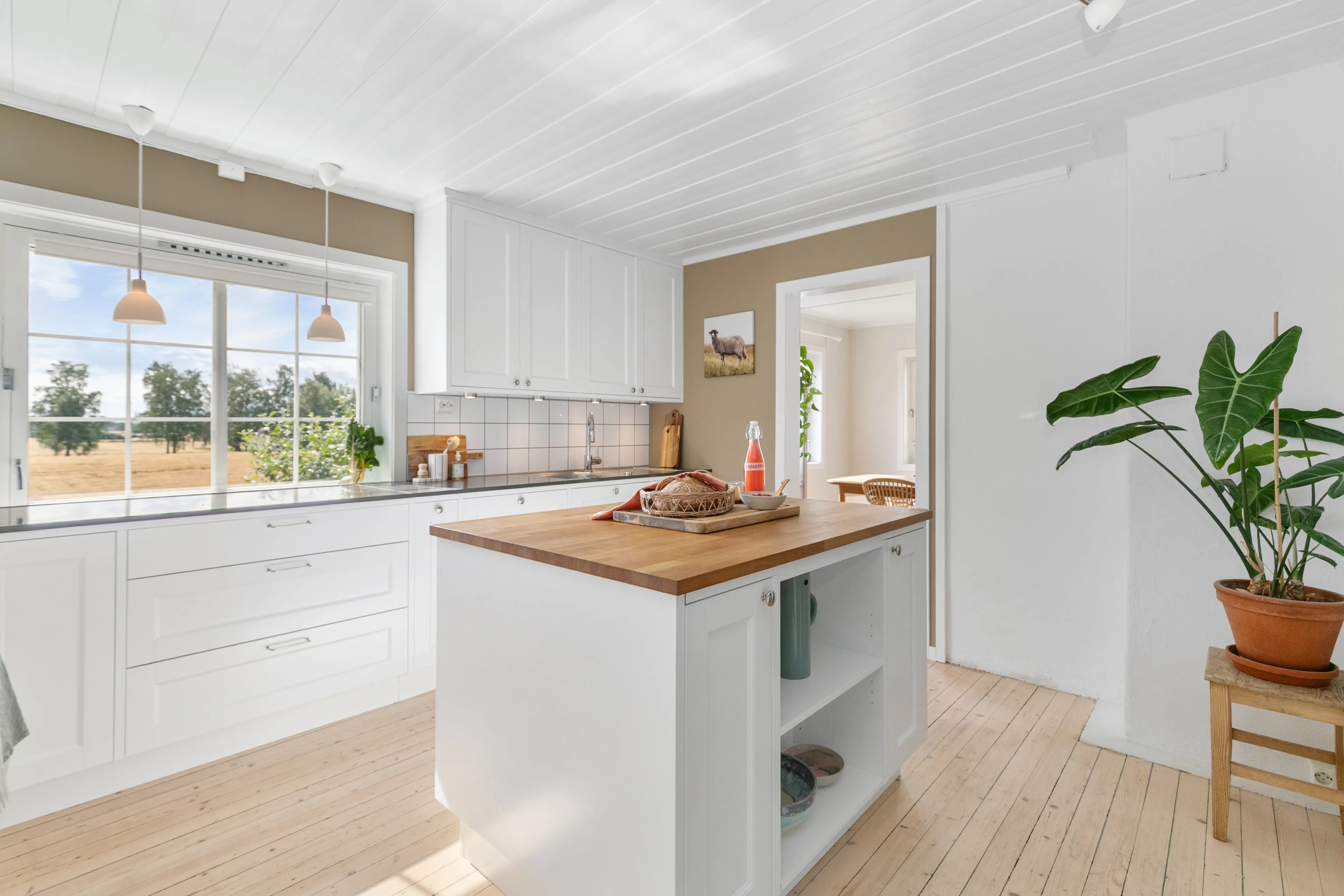 1940s Family Home with Lake Views in Stange Vestbygd, Norway - View image 17 of 56