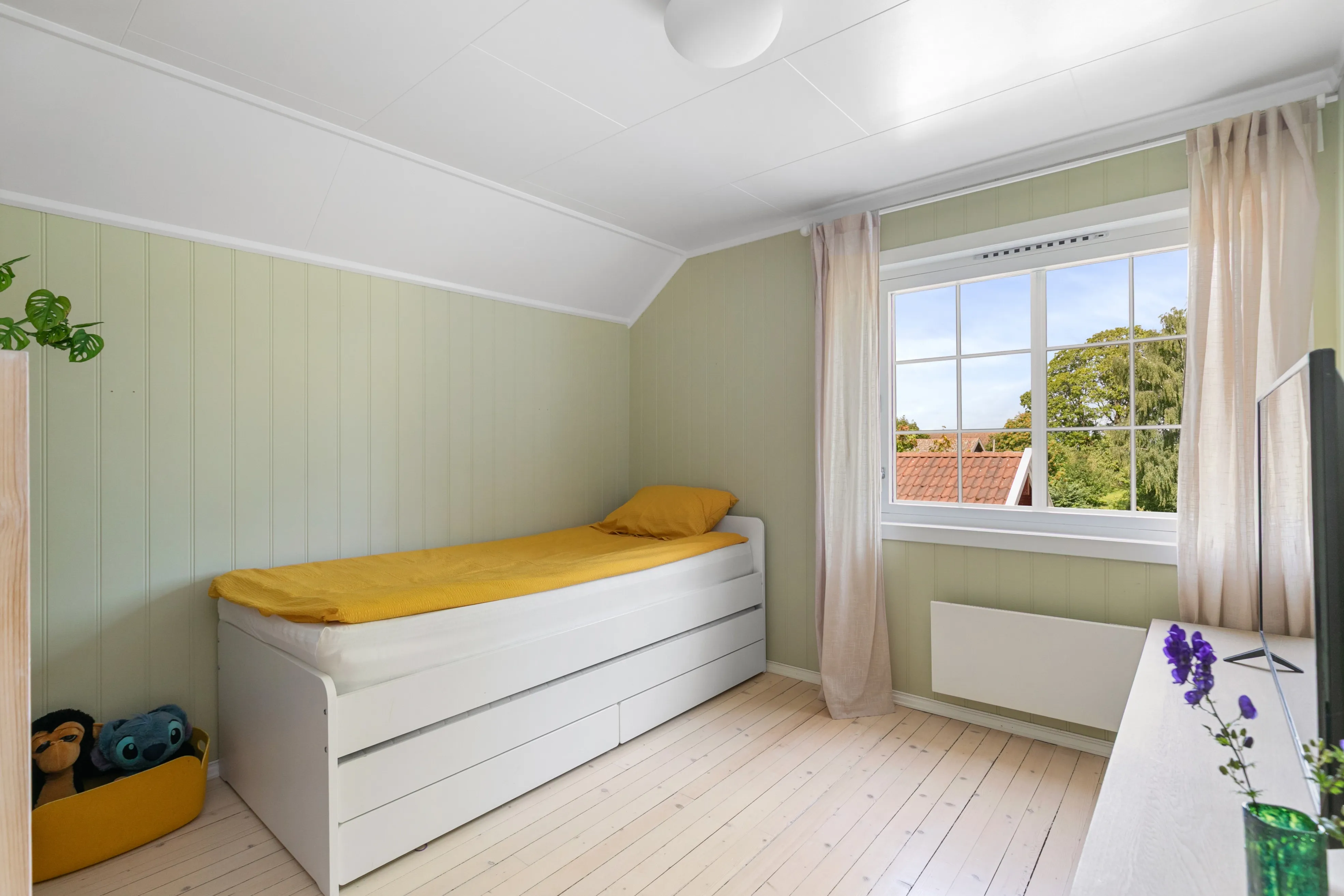 1940s Family Home with Lake Views in Stange Vestbygd, Norway - View image 32 of 56