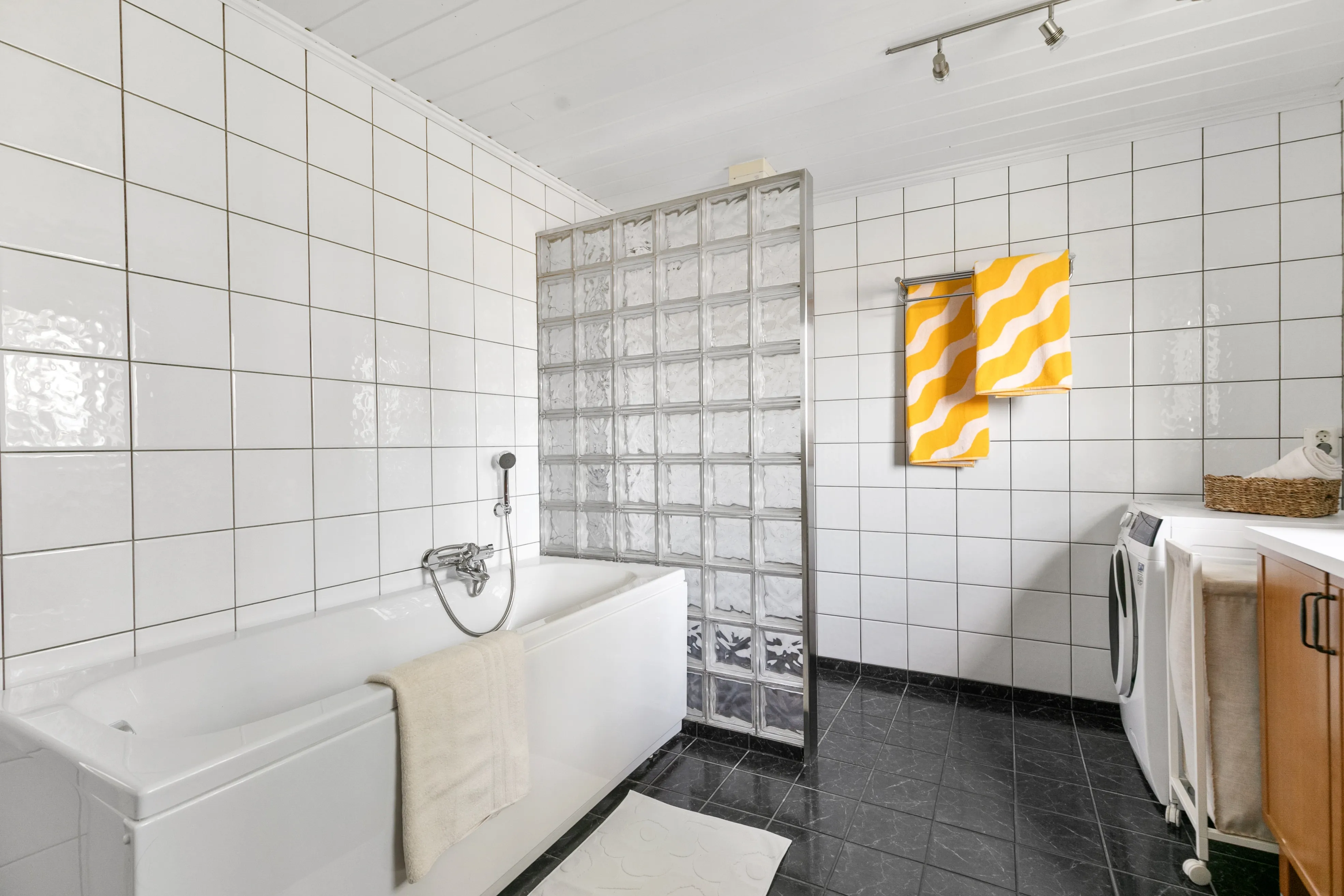 1940s Family Home with Lake Views in Stange Vestbygd, Norway - View image 36 of 56
