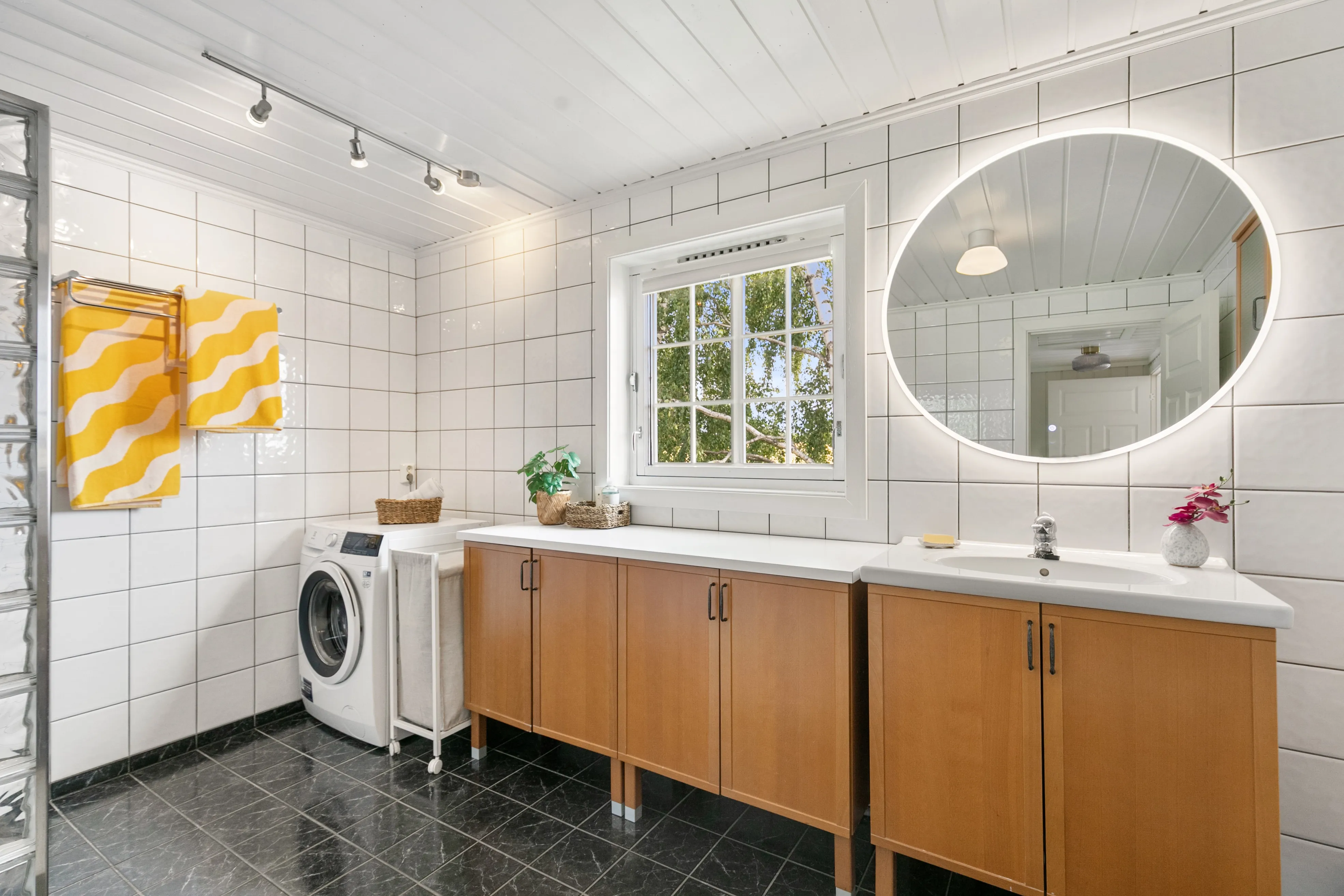 1940s Family Home with Lake Views in Stange Vestbygd, Norway - View image 37 of 56