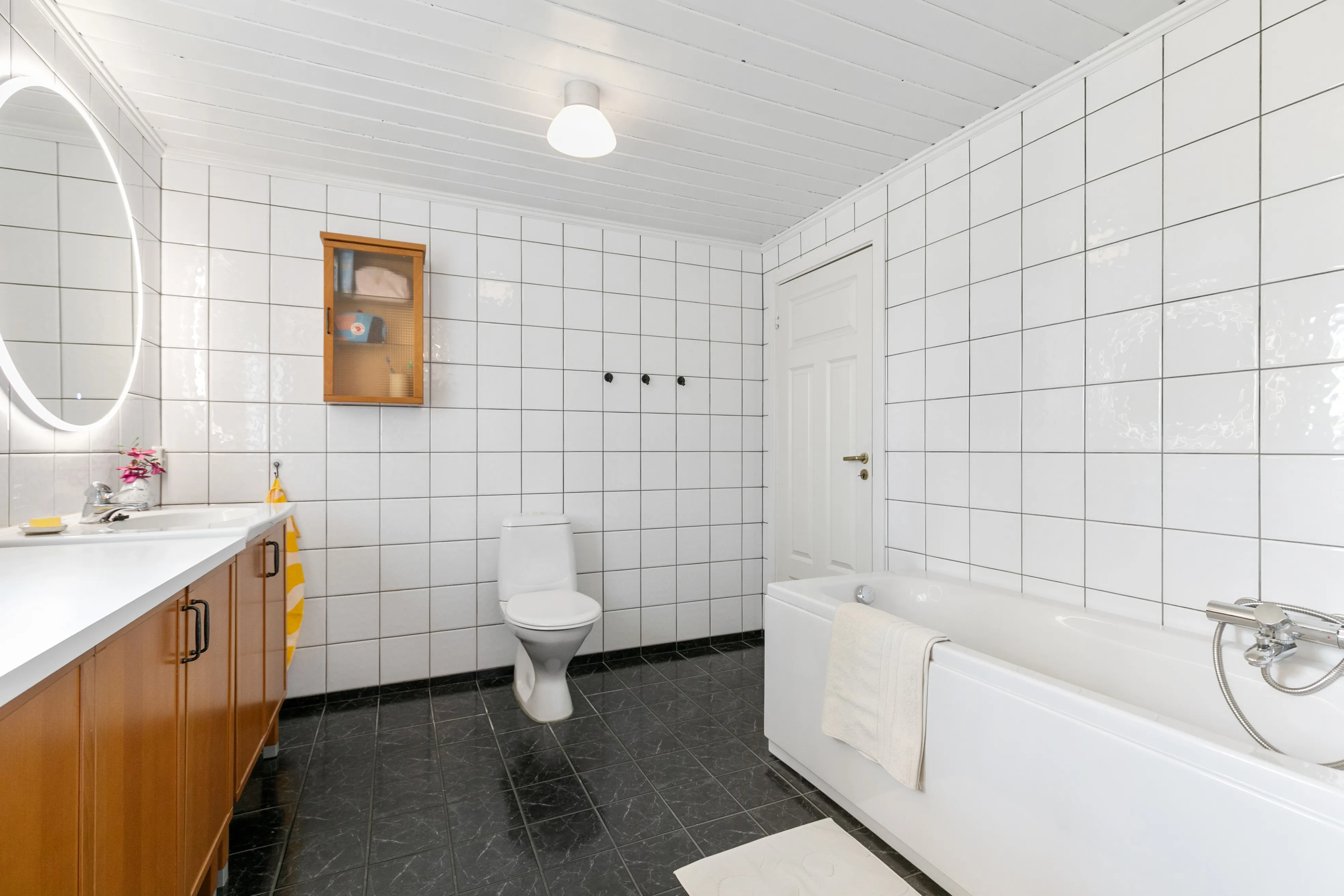 1940s Family Home with Lake Views in Stange Vestbygd, Norway - View image 38 of 56