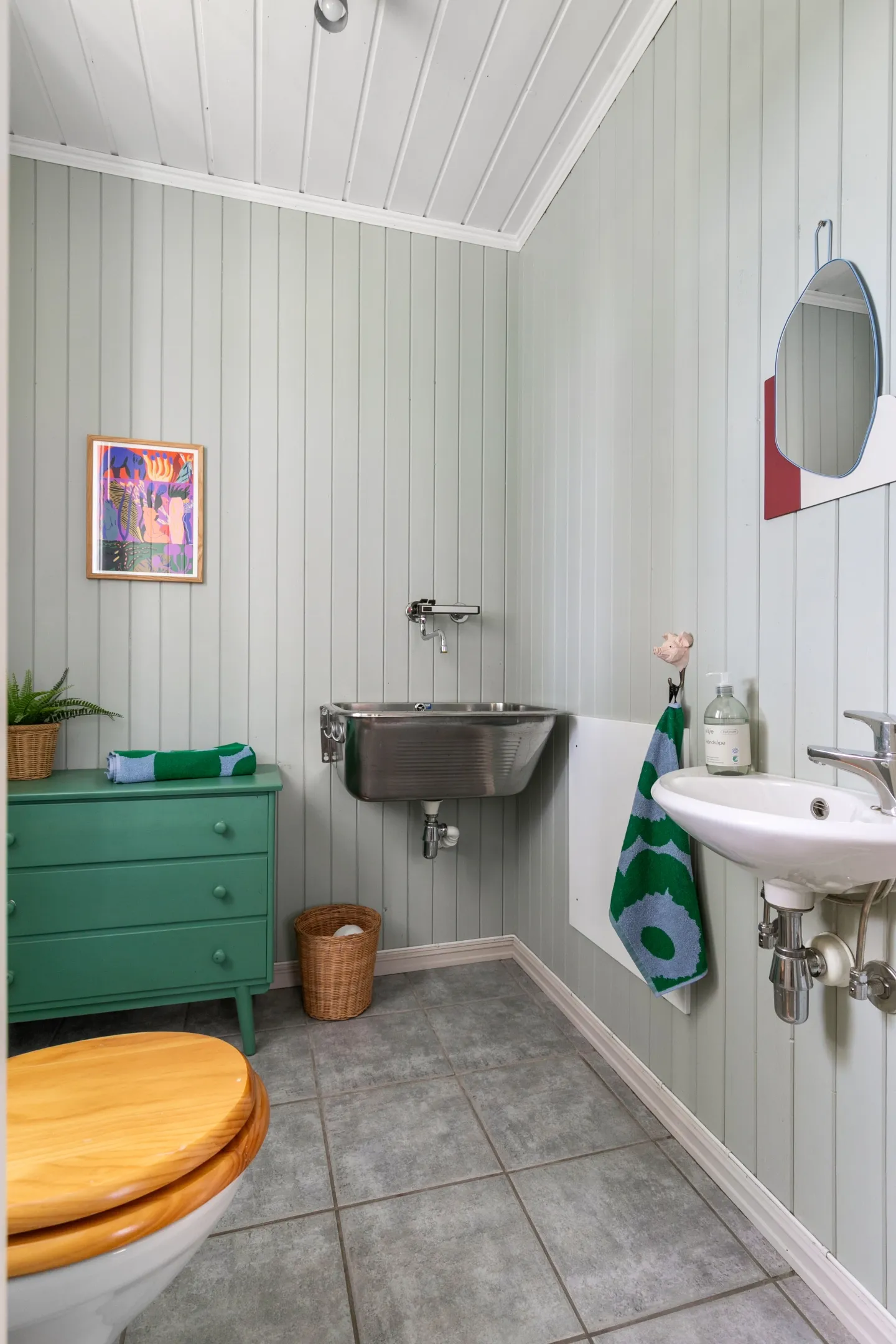 1940s Family Home with Lake Views in Stange Vestbygd, Norway - View image 39 of 56