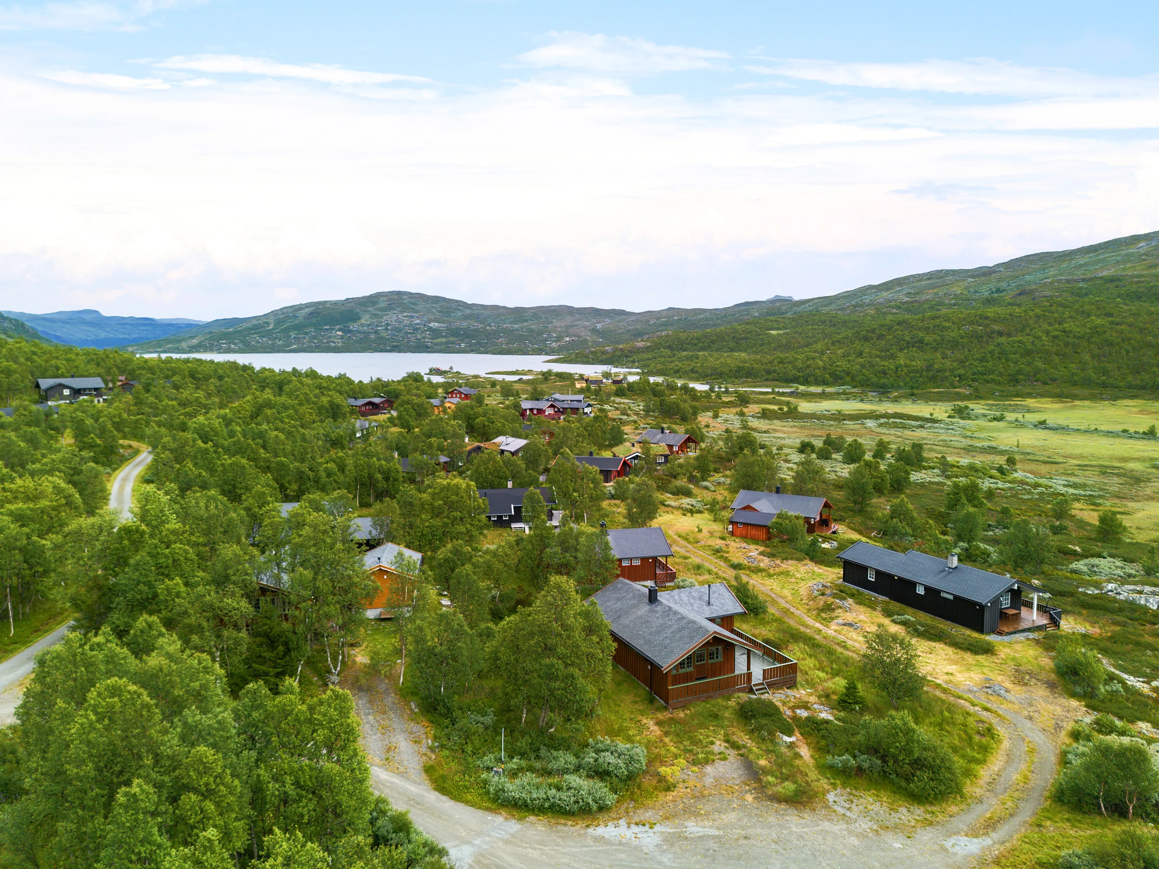 1990s Norwegian Cabin with Terrace Near Tyin-Filefjell Ski Centre - Image 4