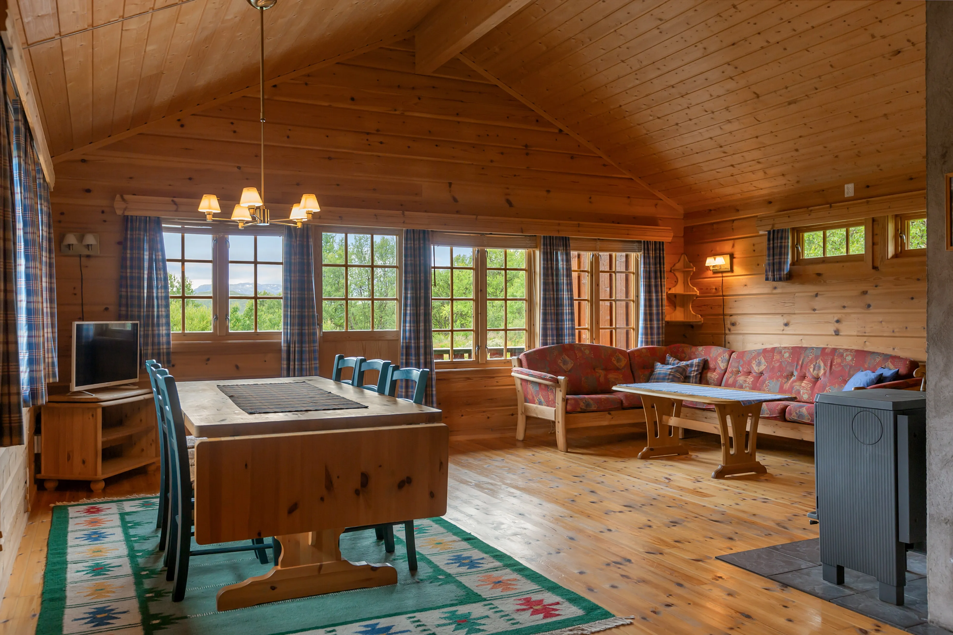 1990s Norwegian Cabin with Terrace Near Tyin-Filefjell Ski Centre - View image 8 of 30