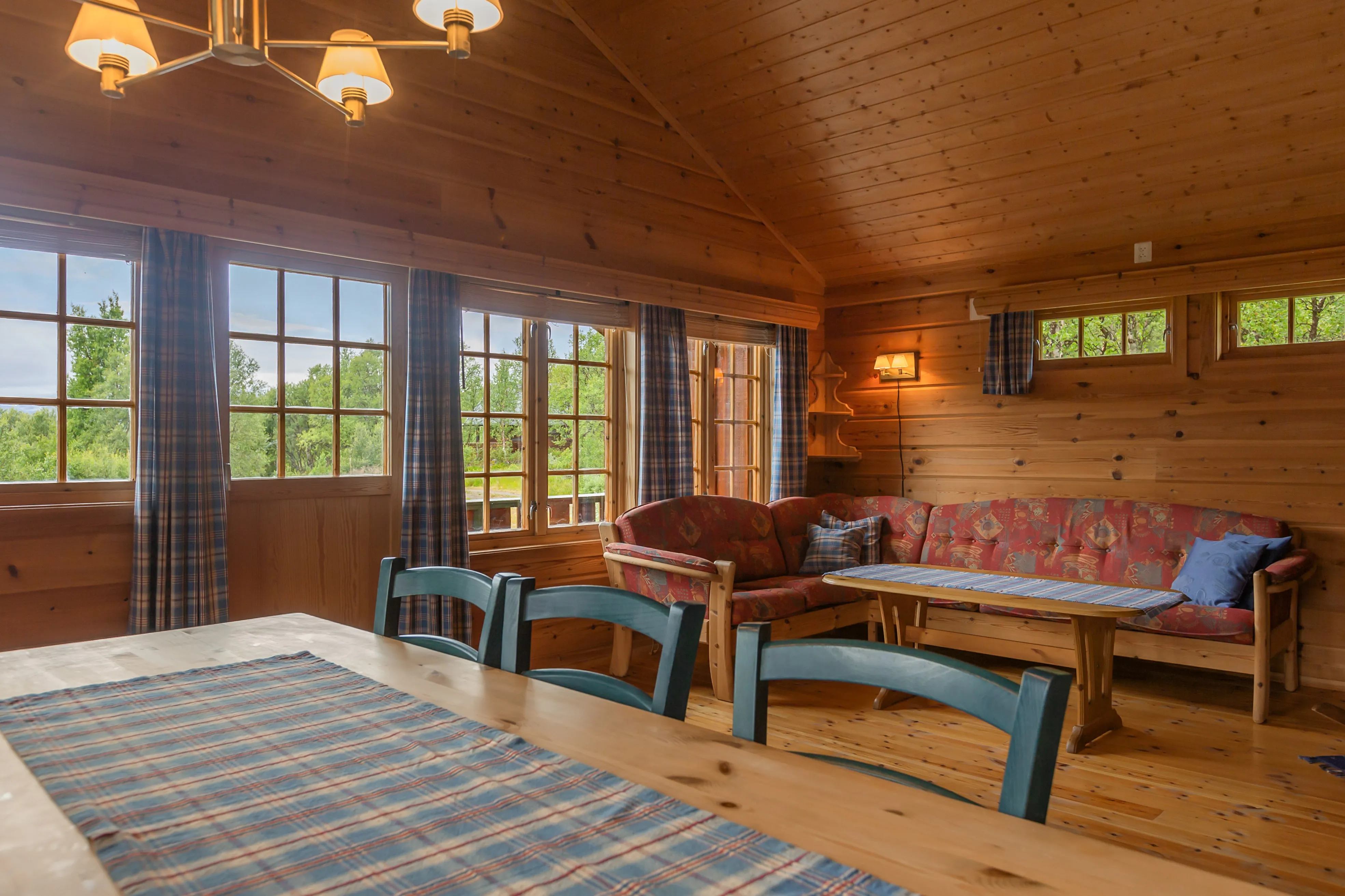 1990s Norwegian Cabin with Terrace Near Tyin-Filefjell Ski Centre - View image 9 of 30