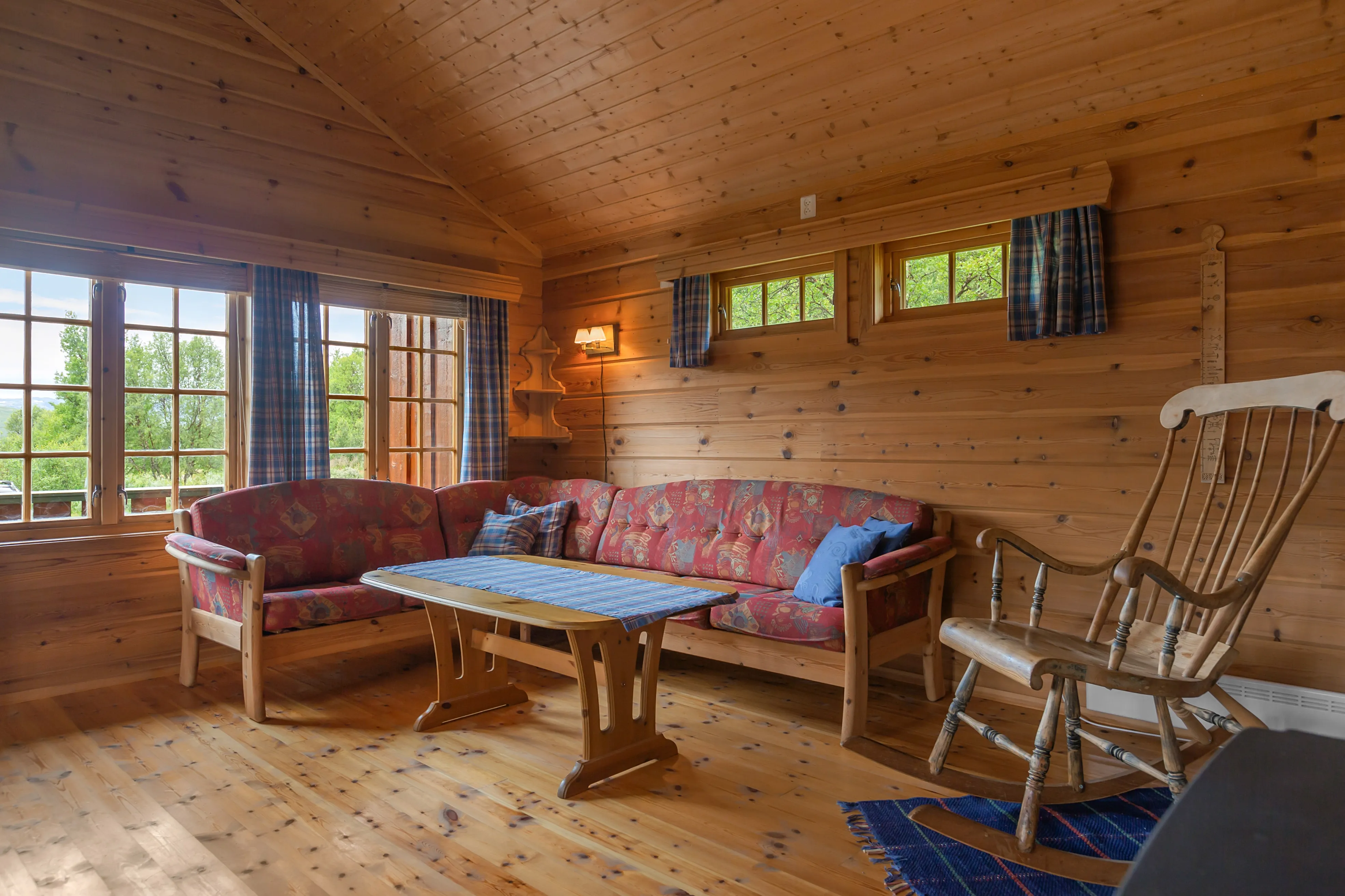 1990s Norwegian Cabin with Terrace Near Tyin-Filefjell Ski Centre - View image 11 of 30
