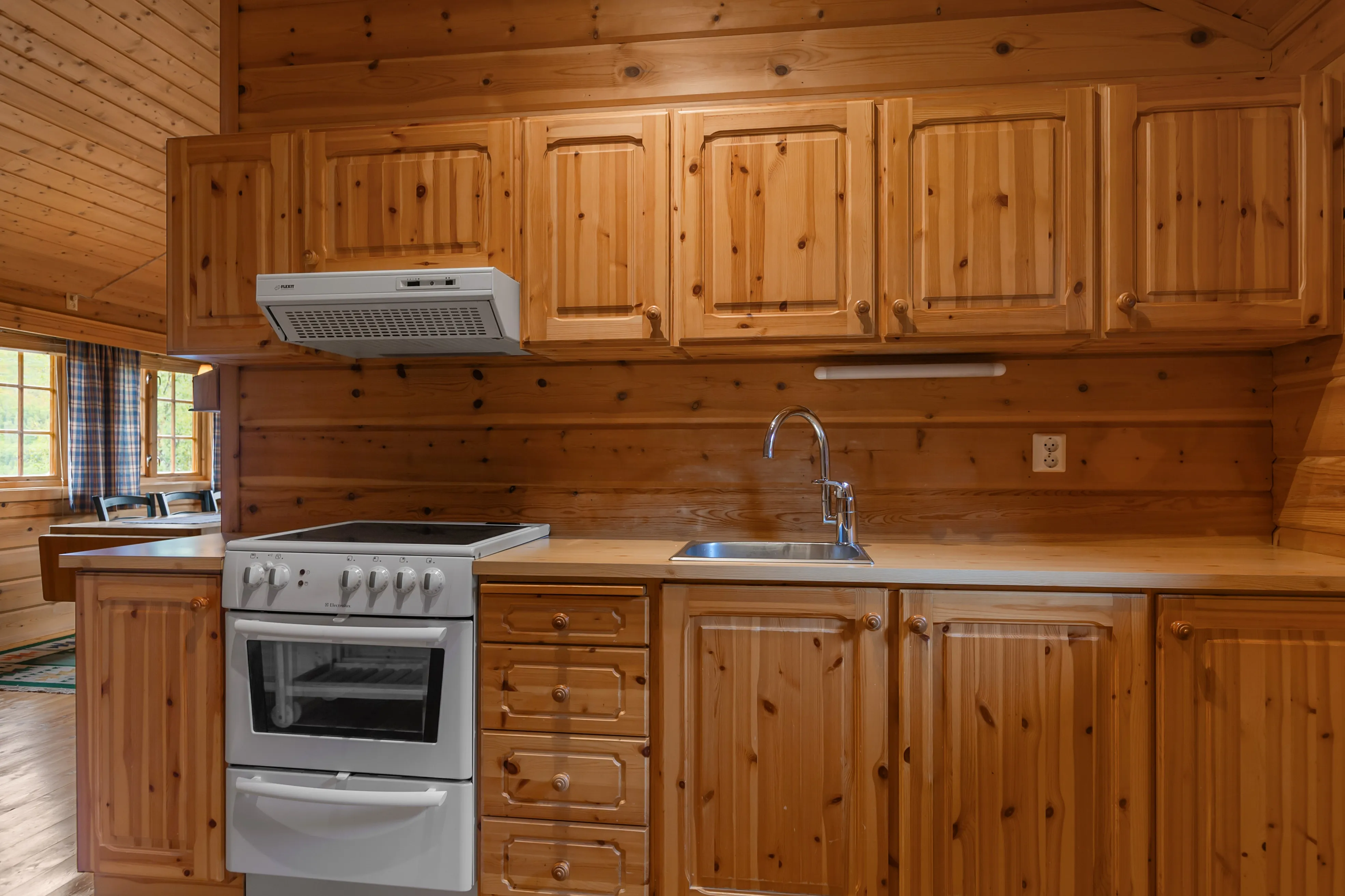 1990s Norwegian Cabin with Terrace Near Tyin-Filefjell Ski Centre - View image 13 of 30