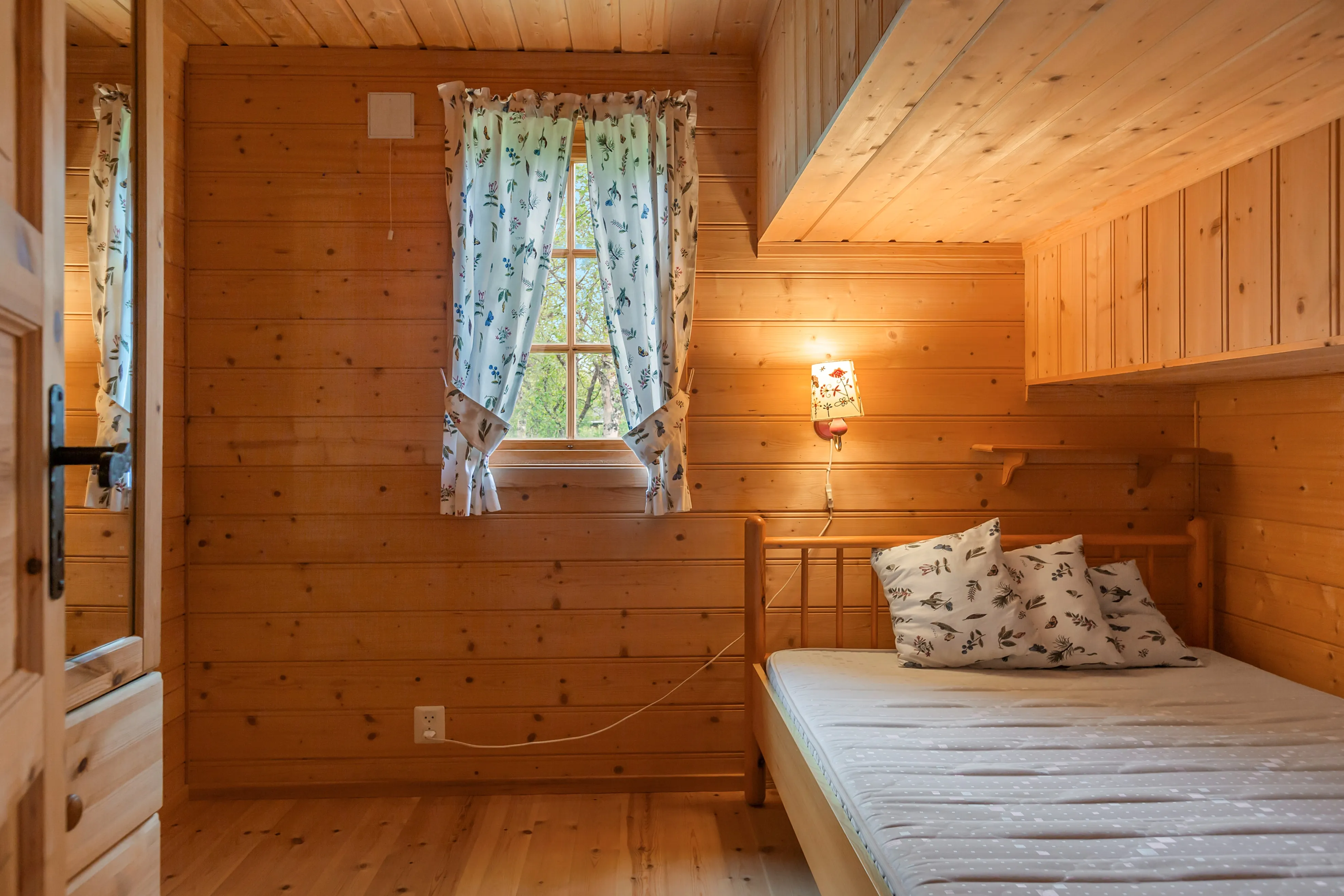 1990s Norwegian Cabin with Terrace Near Tyin-Filefjell Ski Centre - View image 18 of 30