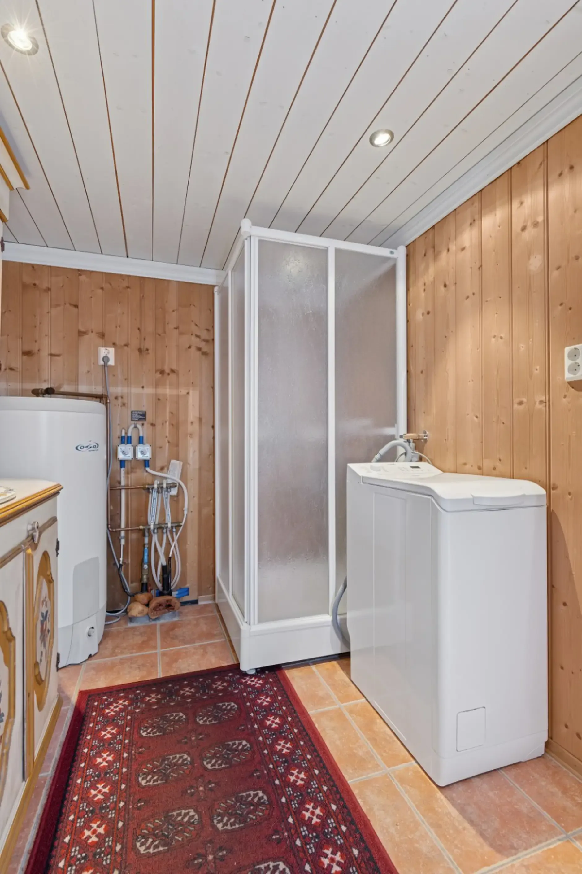 Norsk landsted fra 1940’erne ved søen med have og terrasse - Vis billede 27 af 35
