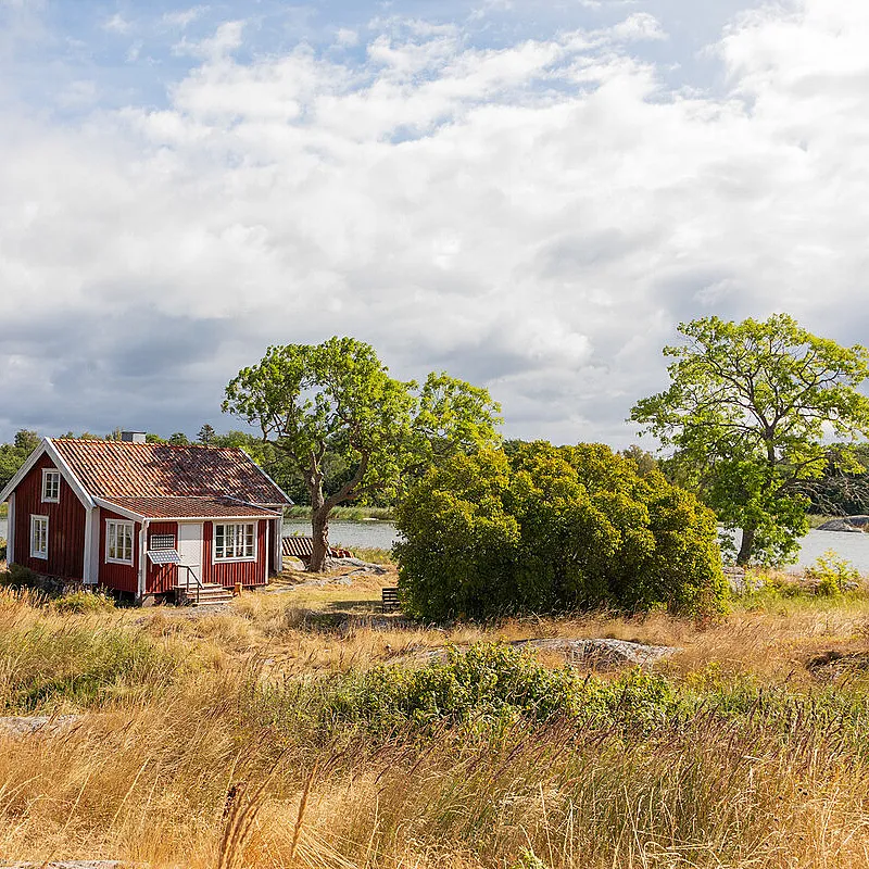 1840s Swedish Country House with Expansive Gardens in Gräddö