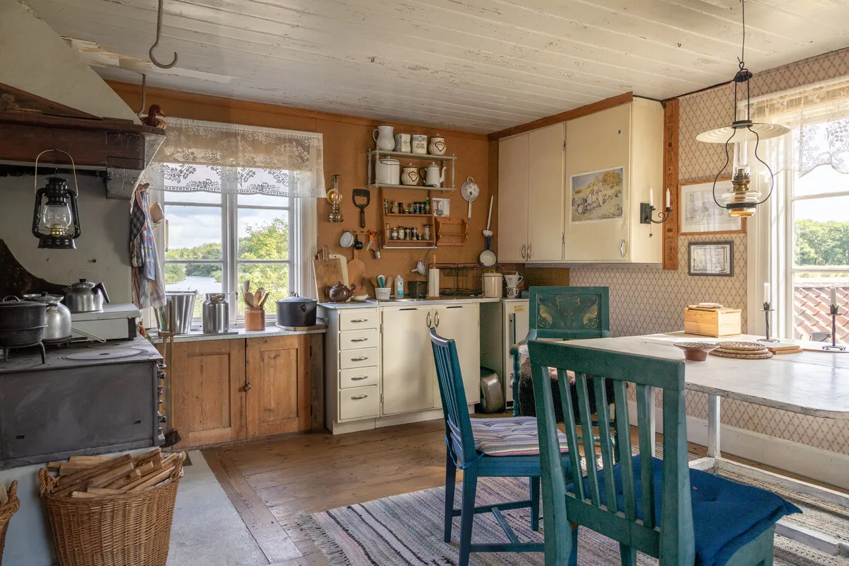 1840s Swedish Country House with Expansive Gardens in Gräddö - View image 9 of 31