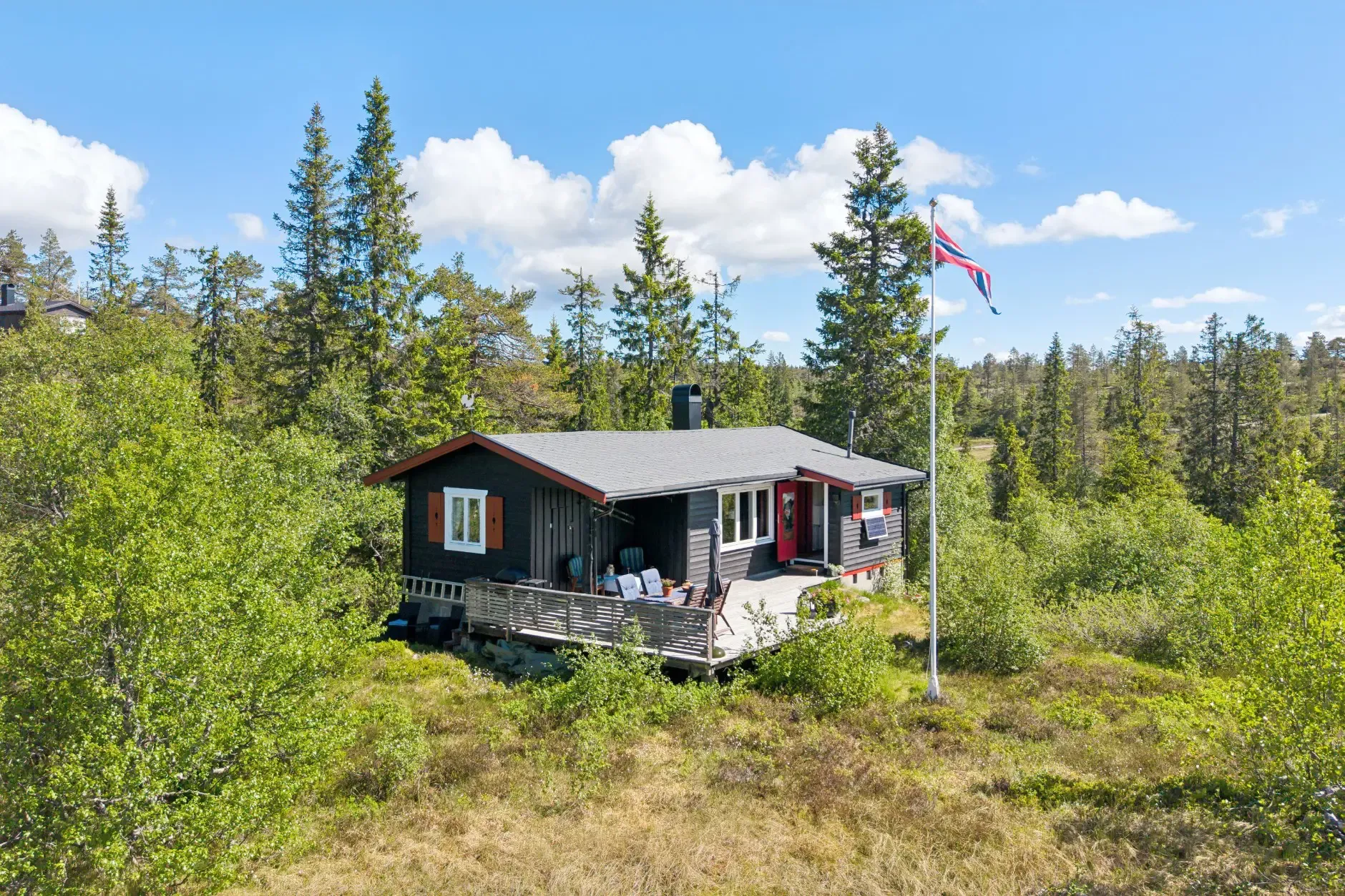 1960s Cabin in Blefjell: 3 Bedrooms, Expansive Terrace, Ski Access - Image 1