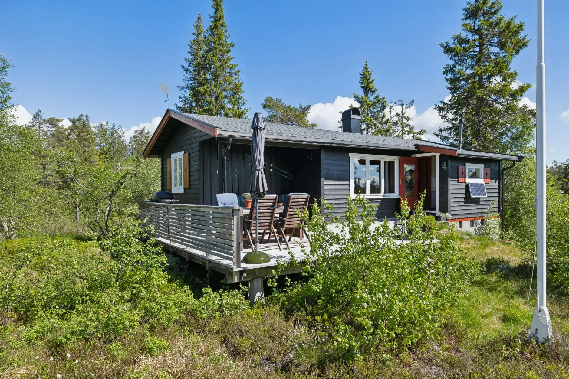 1960s Cabin in Blefjell: 3 Bedrooms, Expansive Terrace, Ski Access - Image 3