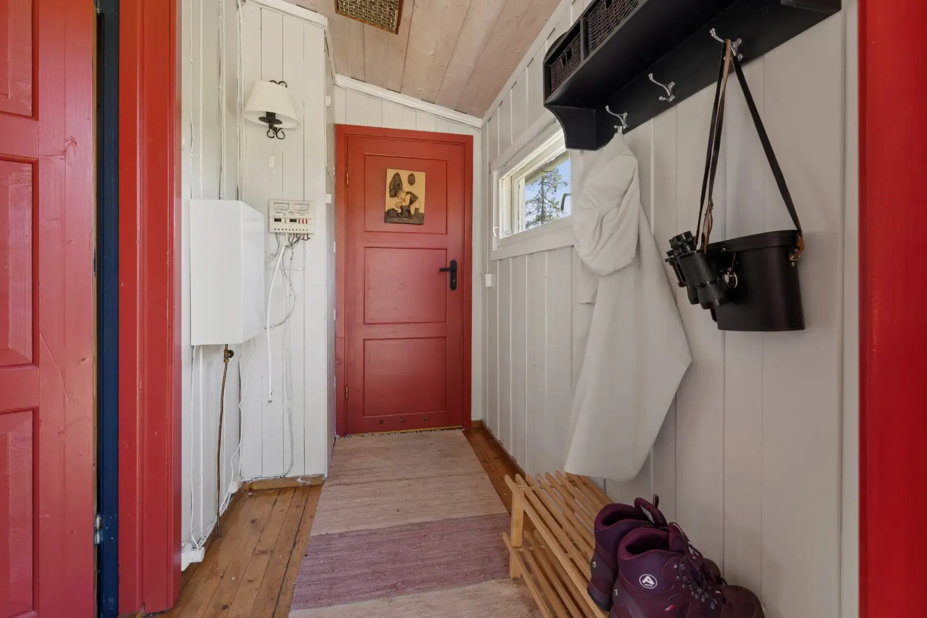 1960s Cabin in Blefjell: 3 Bedrooms, Expansive Terrace, Ski Access - Image 4