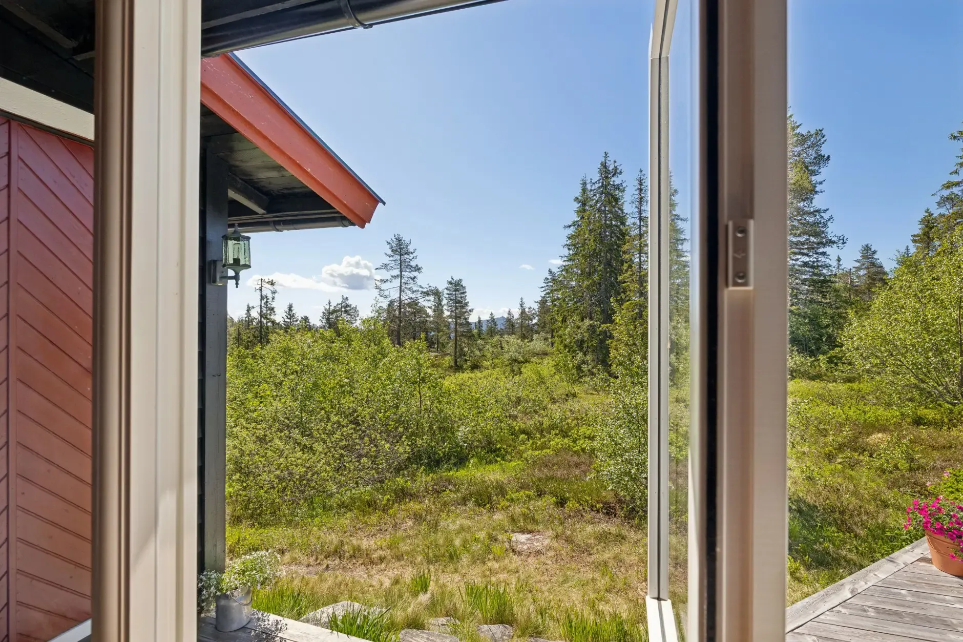1960s Cabin in Blefjell: 3 Bedrooms, Expansive Terrace, Ski Access - View image 22 of 27