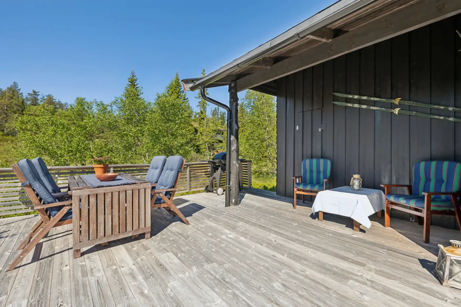 1960s Cabin in Blefjell: 3 Bedrooms, Expansive Terrace, Ski Access - View image 24 of 27