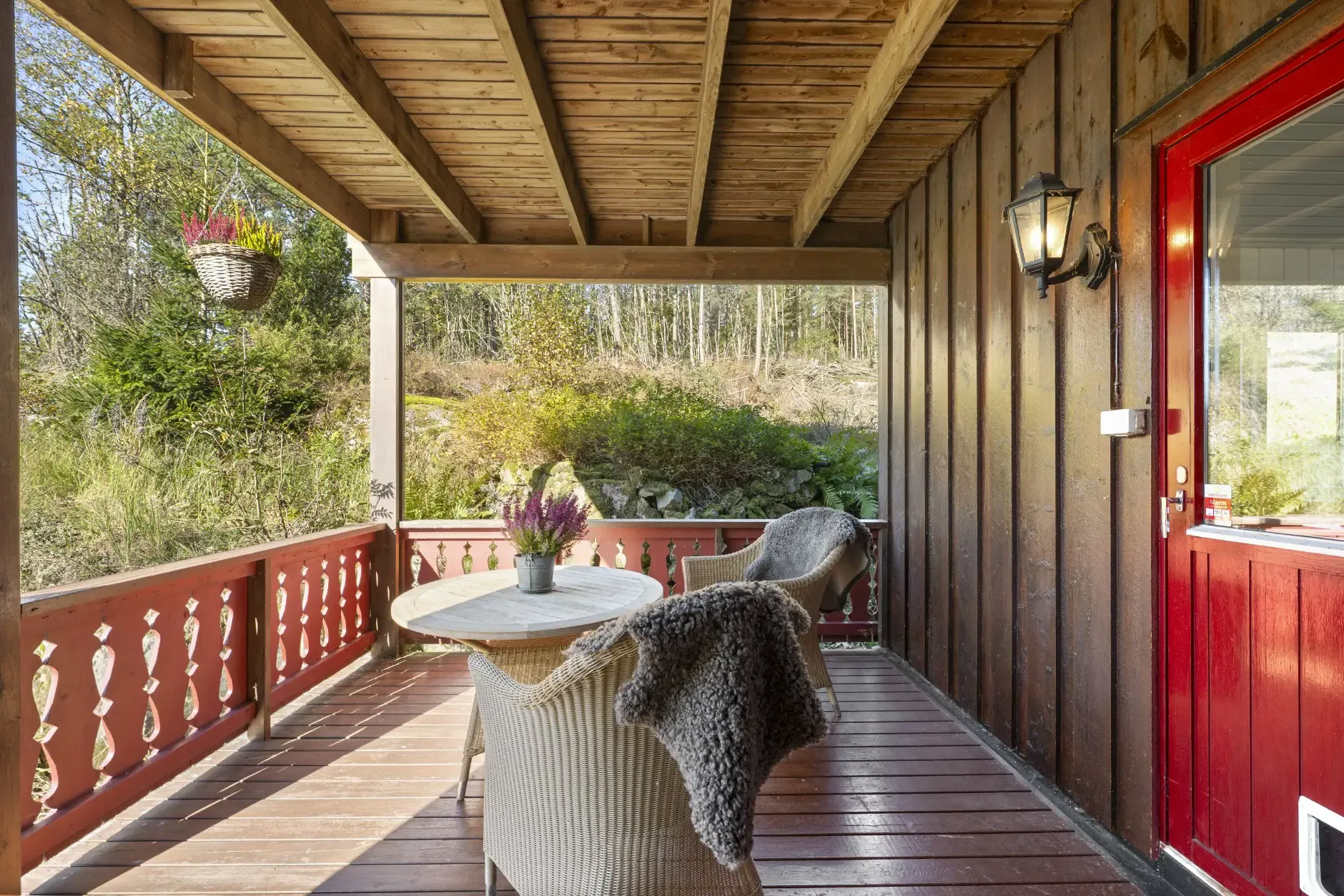 1950s Hemnes House with Garden and Terraces, Ideal for Families - View image 6 of 47