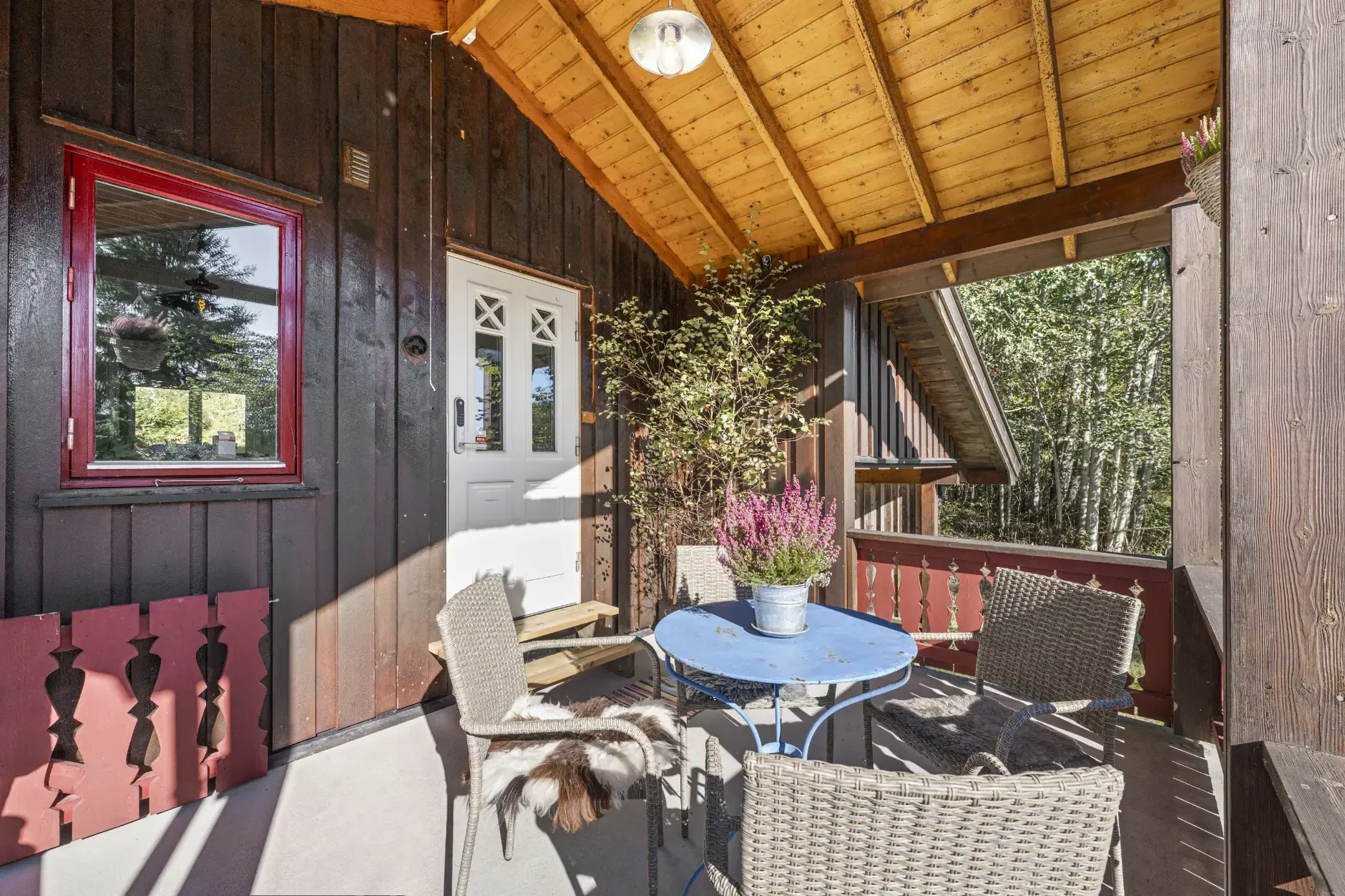 1950s Hemnes House with Garden and Terraces, Ideal for Families - View image 9 of 47