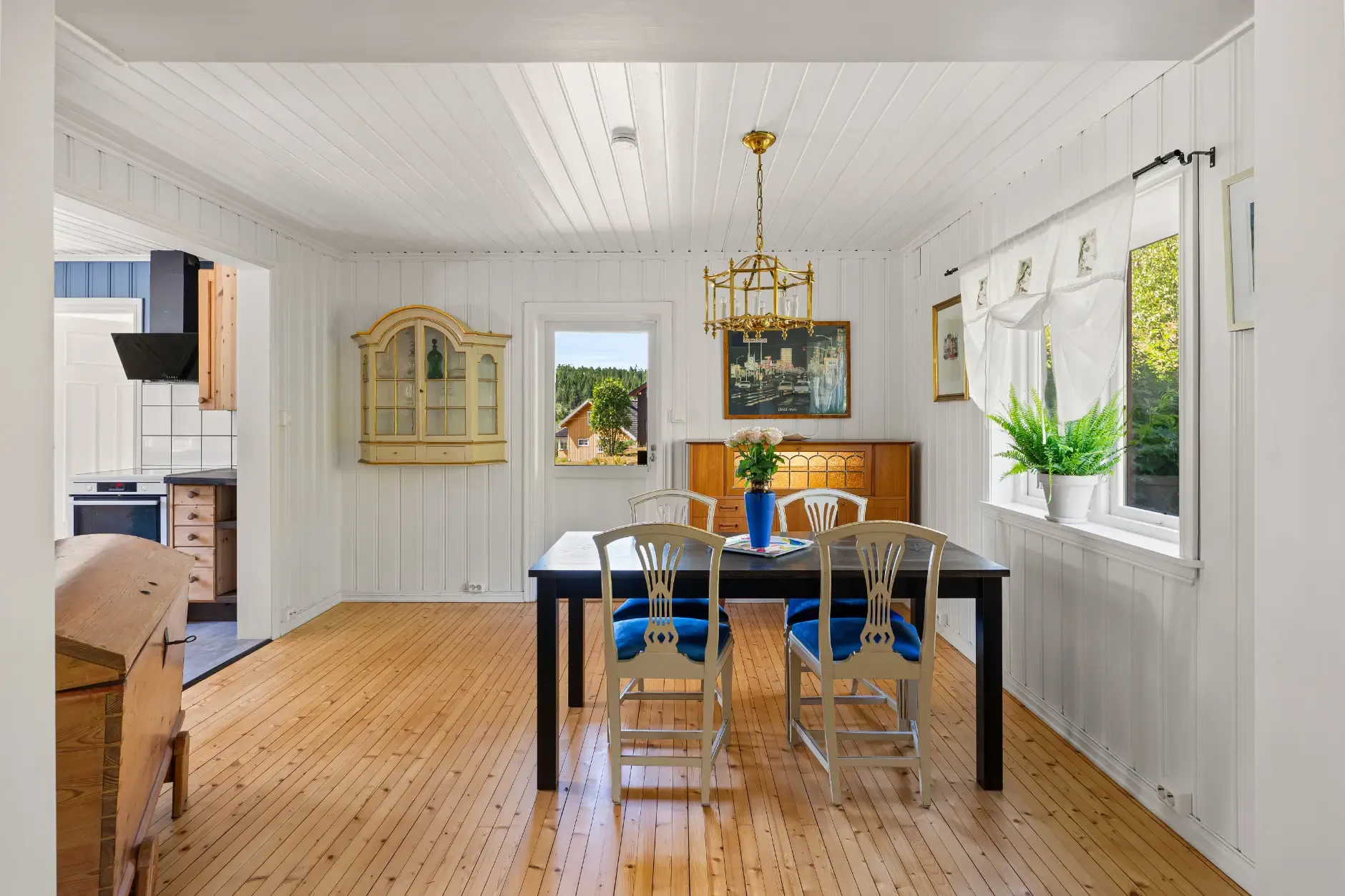 1950s Hemnes House with Garden and Terraces, Ideal for Families - View image 21 of 47