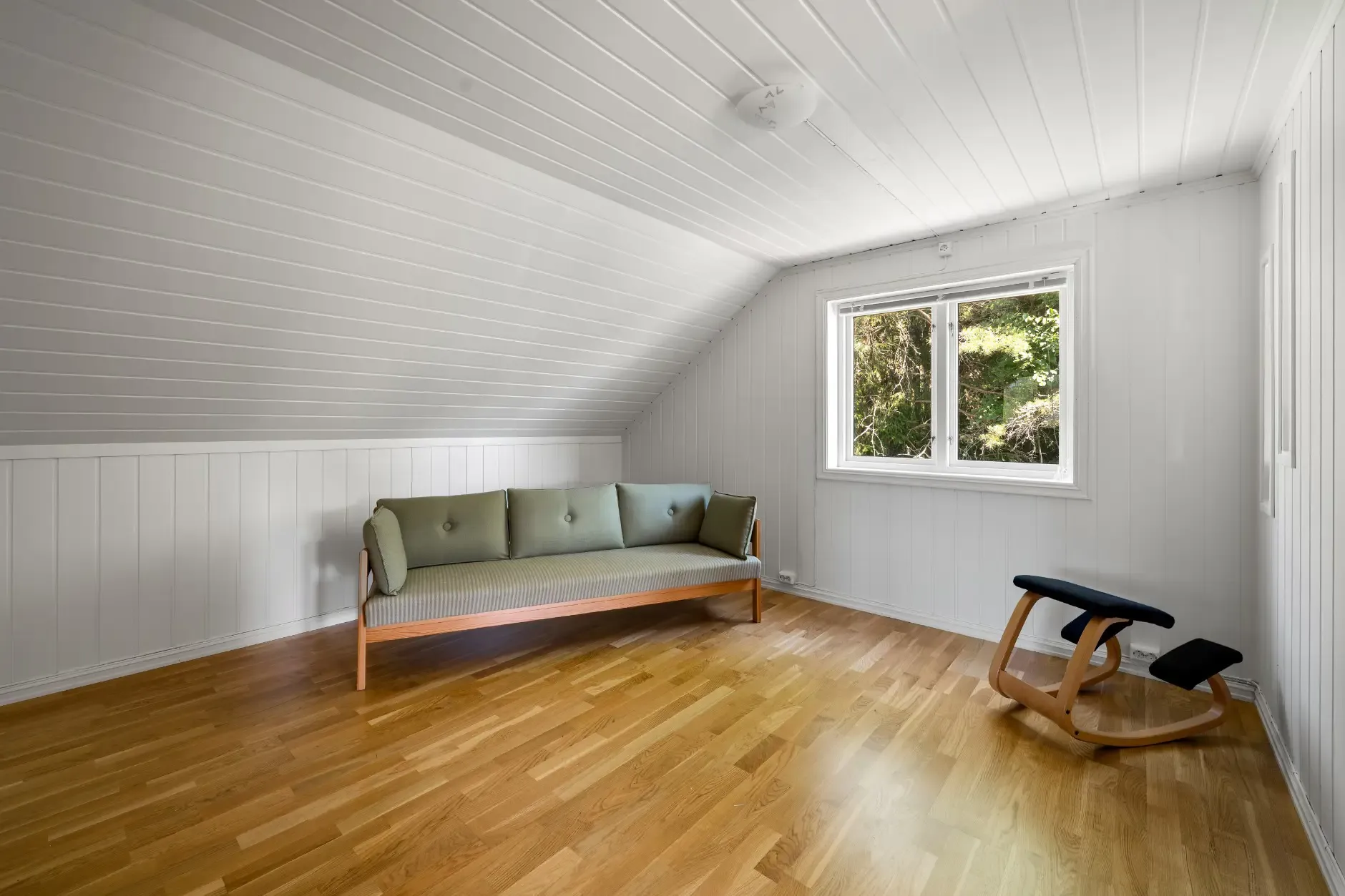 1950s Hemnes House with Garden and Terraces, Ideal for Families - View image 34 of 47